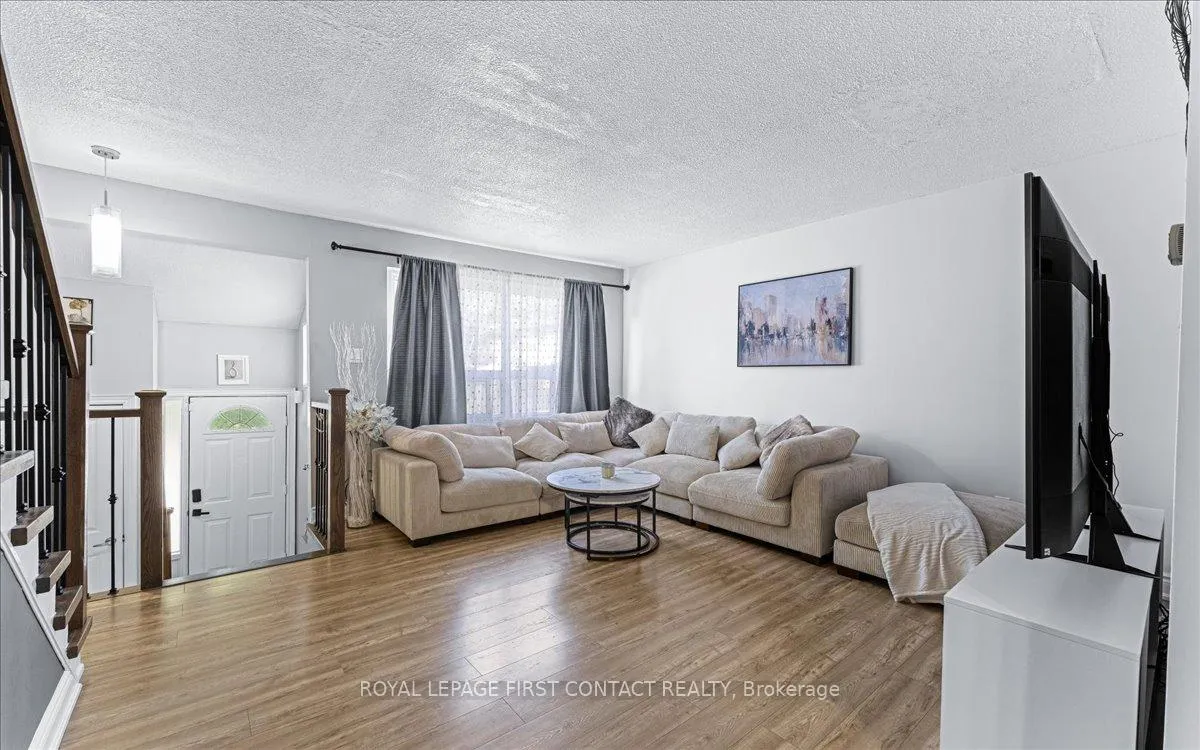 Photo 2 of Unit I7, 63 Ferris Lane, Barrie, Cundles East — HOMEH