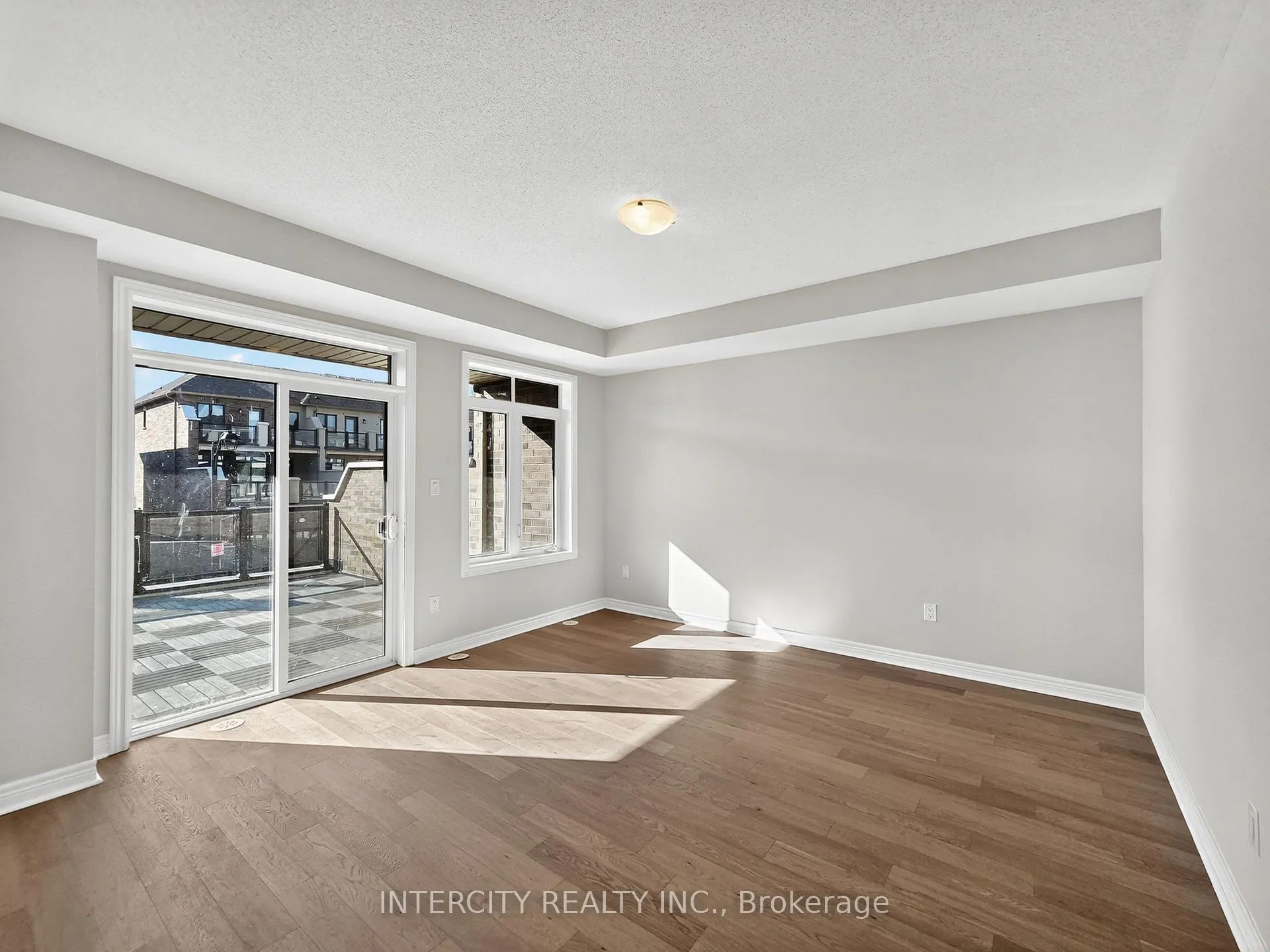 Photo 12 of 100 Grassbank Road, Brampton, Sandringham-Wellington North — HOMEH