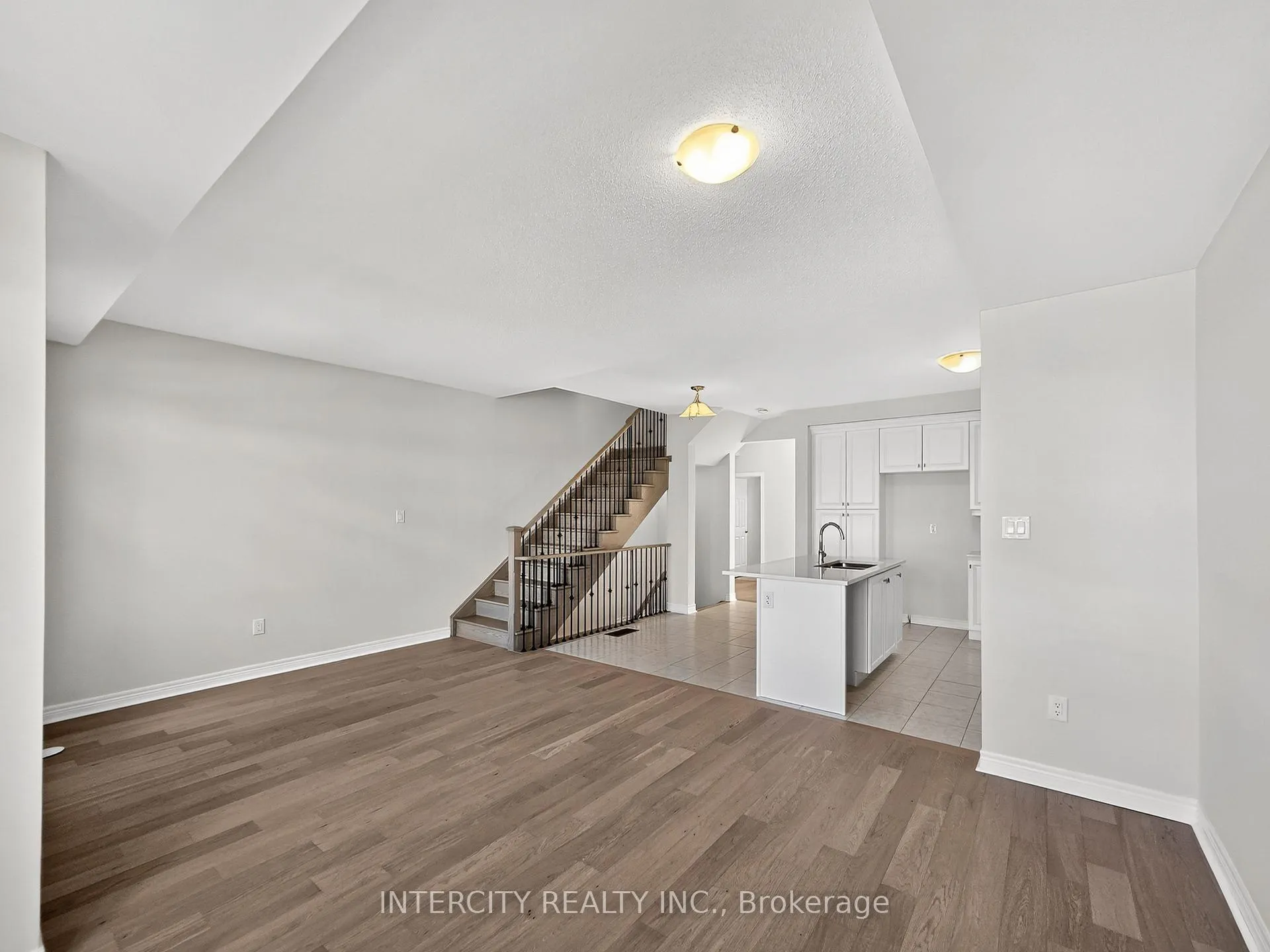 Photo 14 of 100 Grassbank Road, Brampton, Sandringham-Wellington North — HOMEH