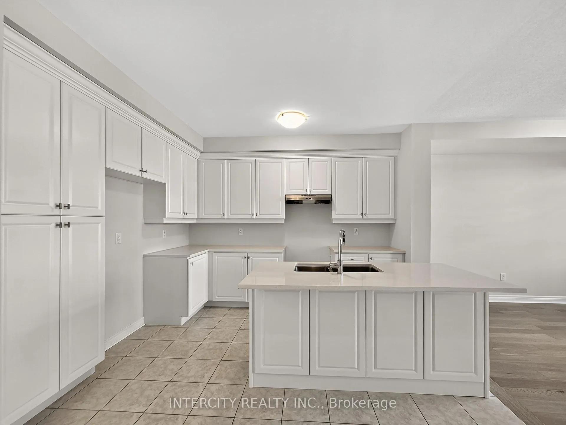 Photo 17 of 100 Grassbank Road, Brampton, Sandringham-Wellington North — HOMEH