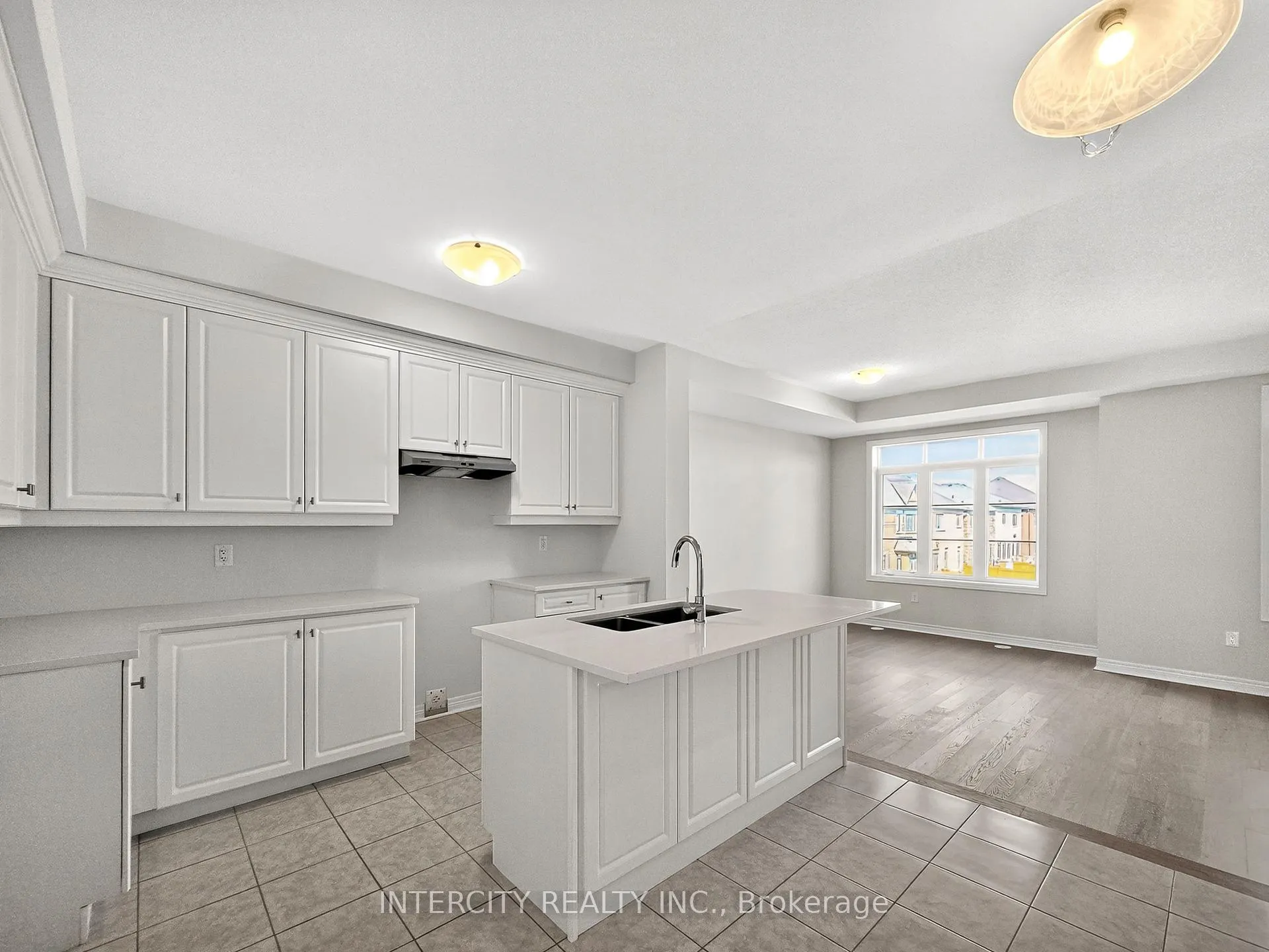 Photo 18 of 100 Grassbank Road, Brampton, Sandringham-Wellington North — HOMEH
