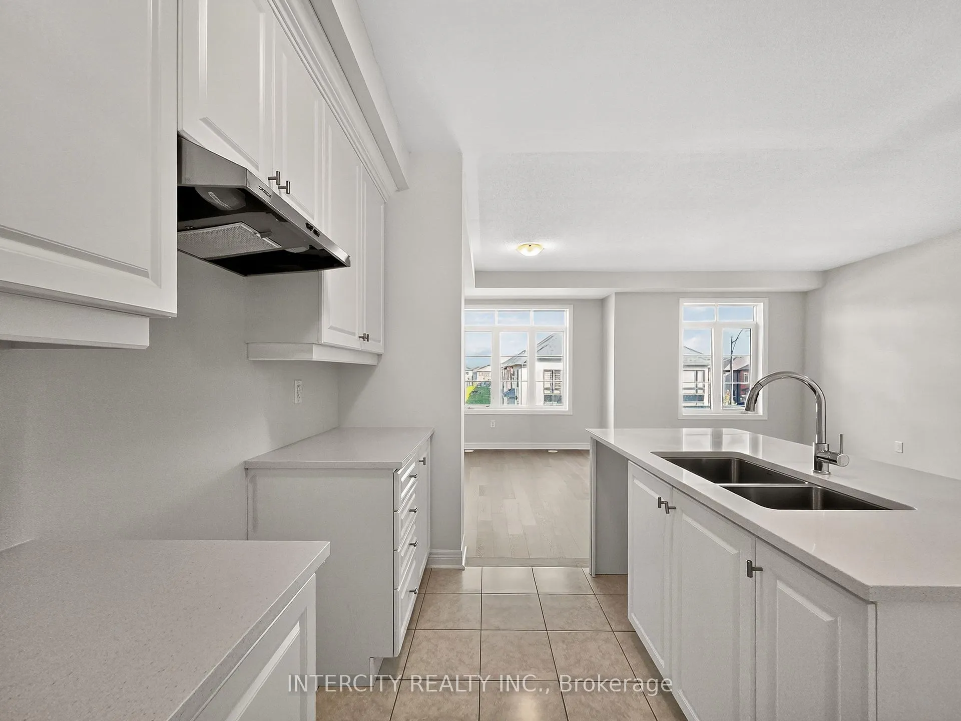 Photo 20 of 100 Grassbank Road, Brampton, Sandringham-Wellington North — HOMEH