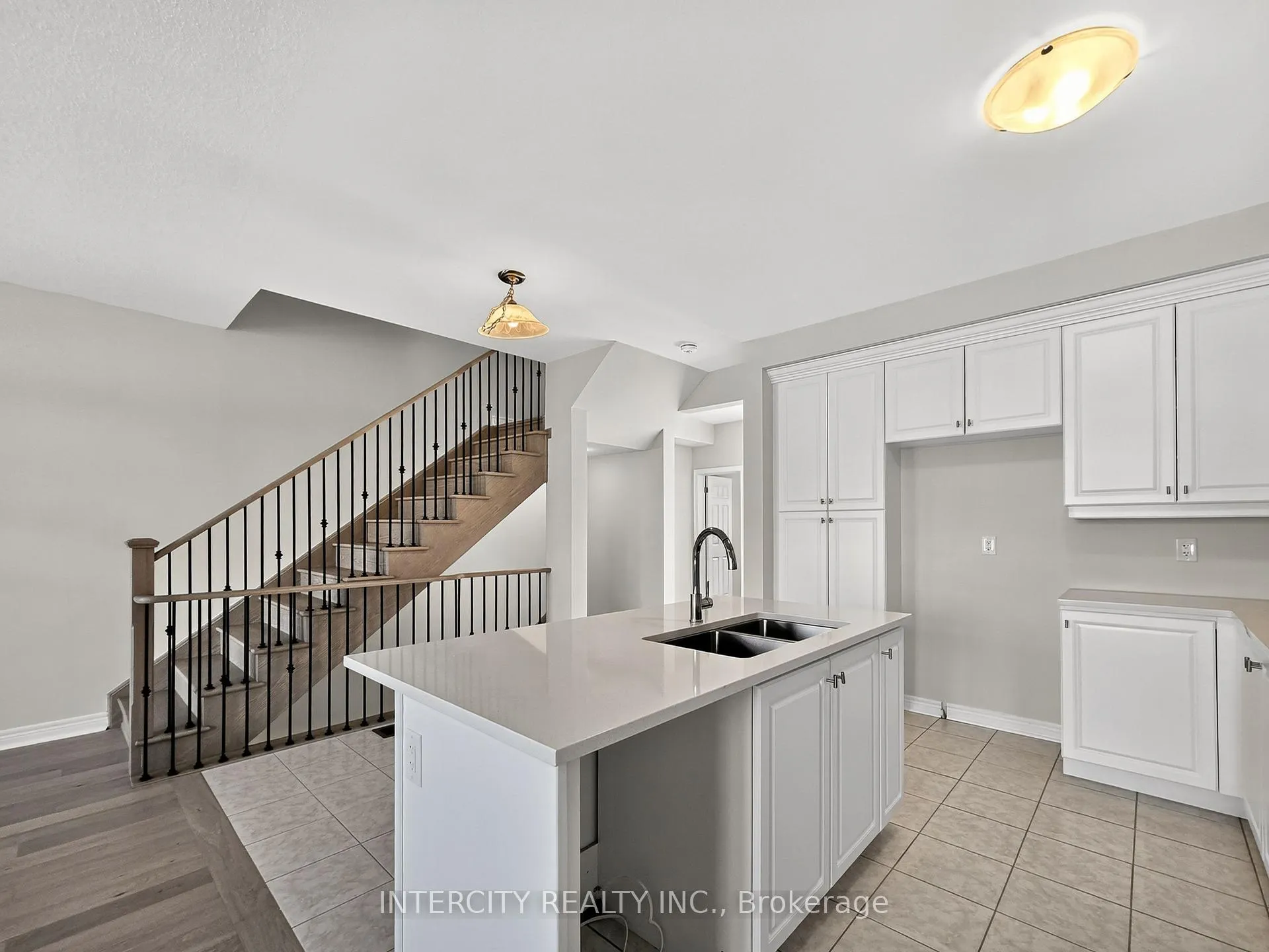 Photo 21 of 100 Grassbank Road, Brampton, Sandringham-Wellington North — HOMEH