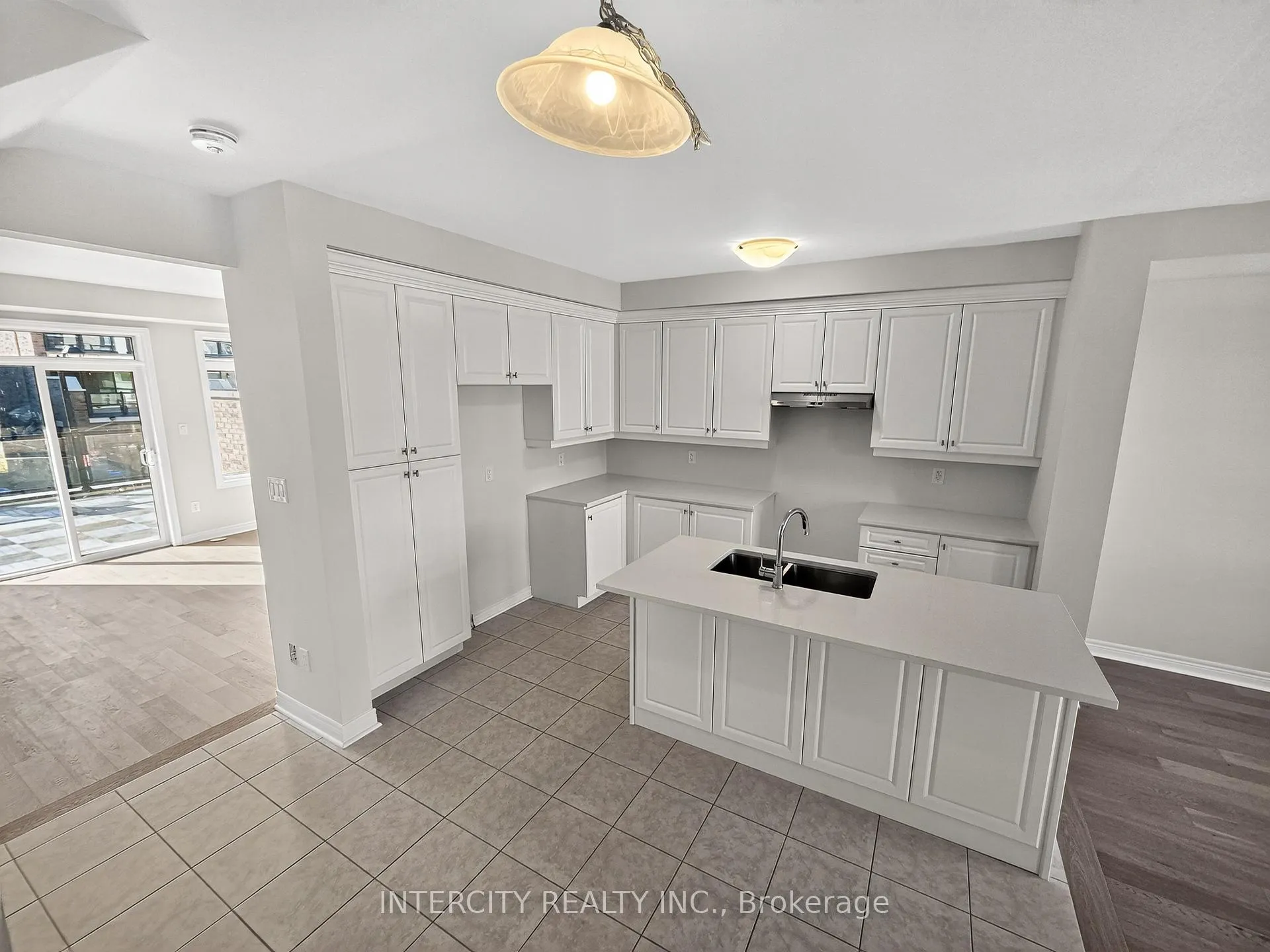Photo 23 of 100 Grassbank Road, Brampton, Sandringham-Wellington North — HOMEH