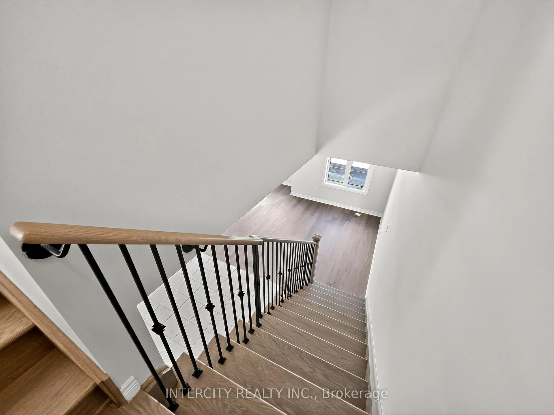 Photo 24 of 100 Grassbank Road, Brampton, Sandringham-Wellington North — HOMEH