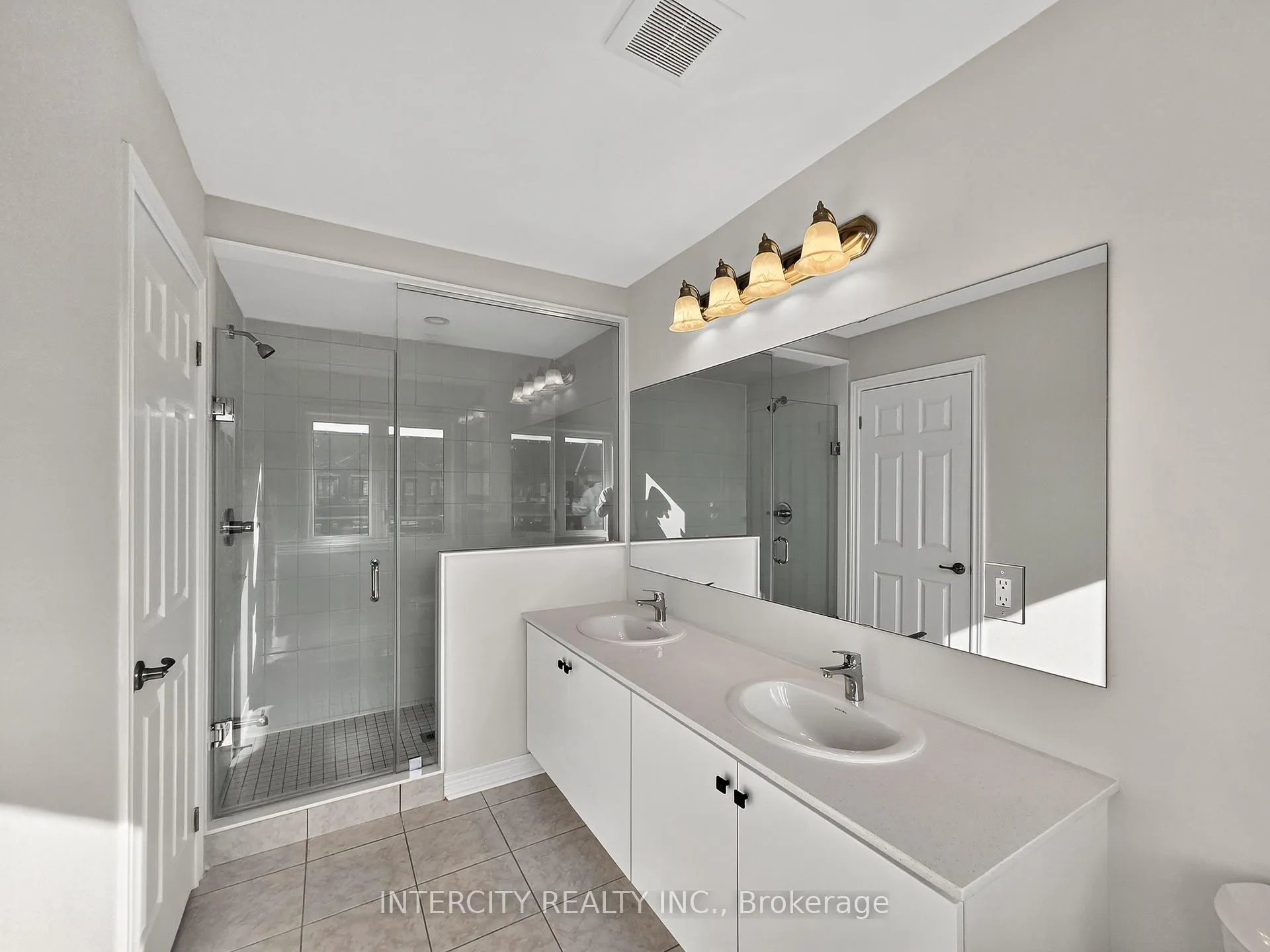 Photo 29 of 100 Grassbank Road, Brampton, Sandringham-Wellington North — HOMEH