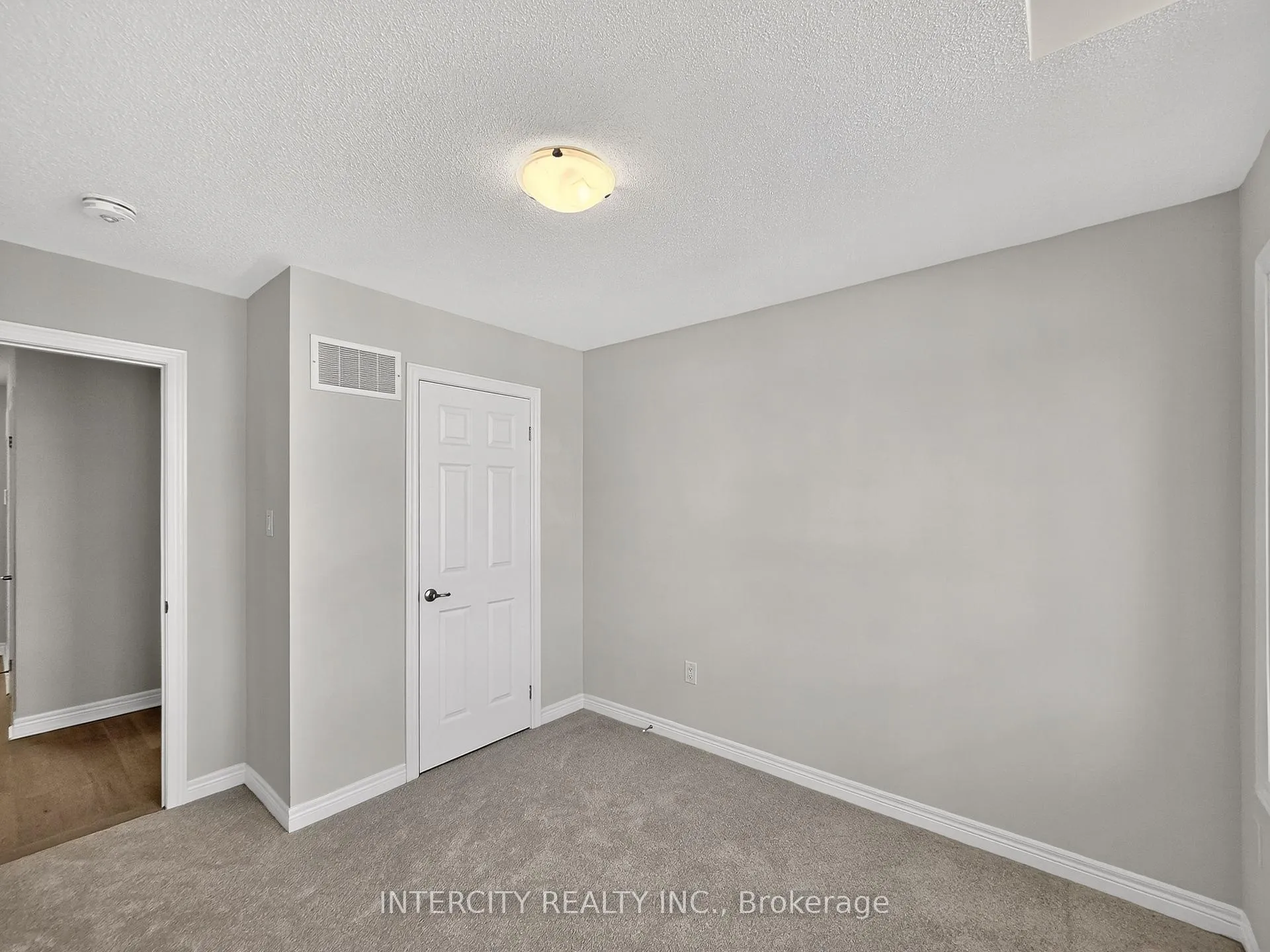 Photo 35 of 100 Grassbank Road, Brampton, Sandringham-Wellington North — HOMEH