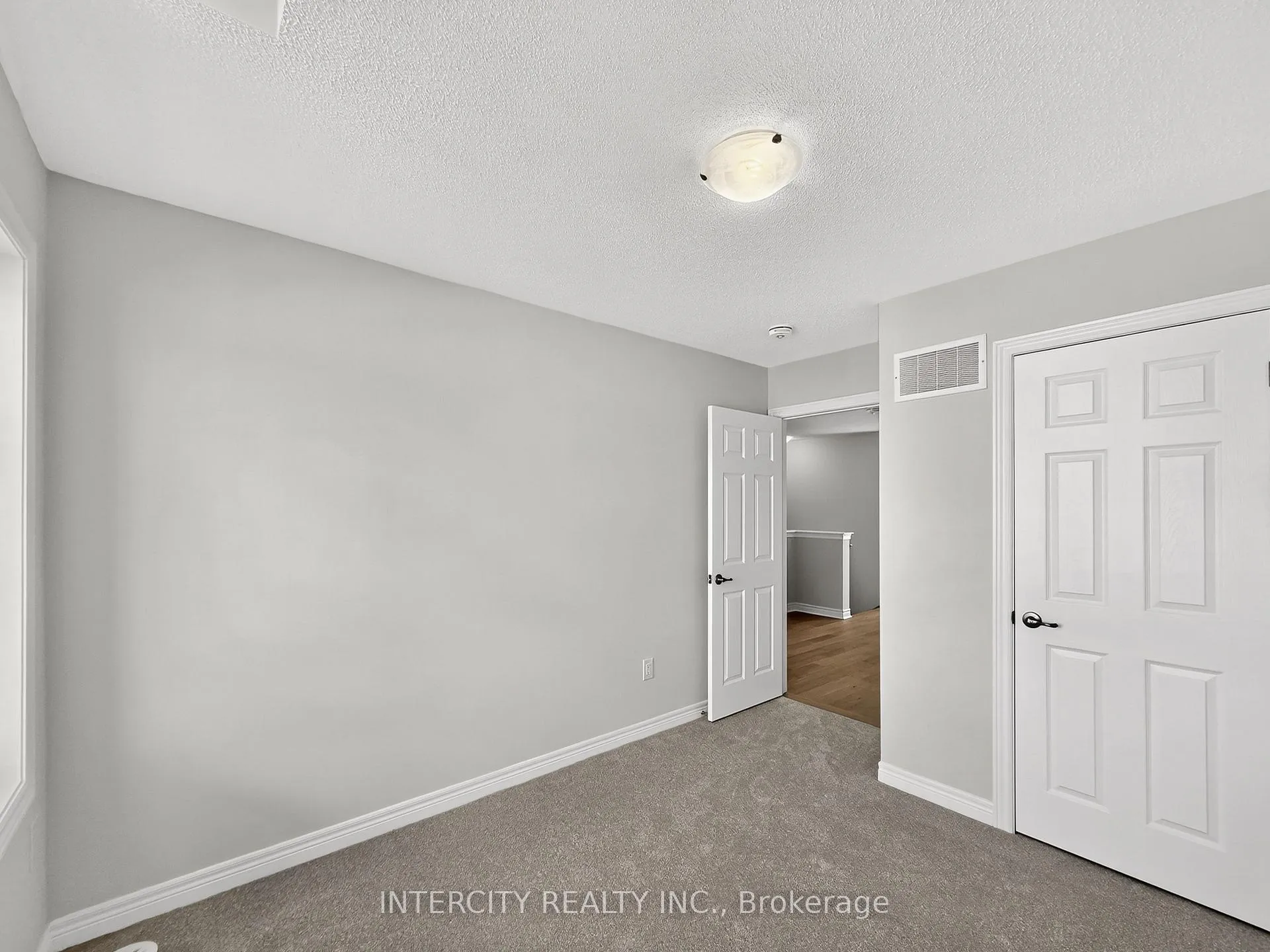 Photo 36 of 100 Grassbank Road, Brampton, Sandringham-Wellington North — HOMEH