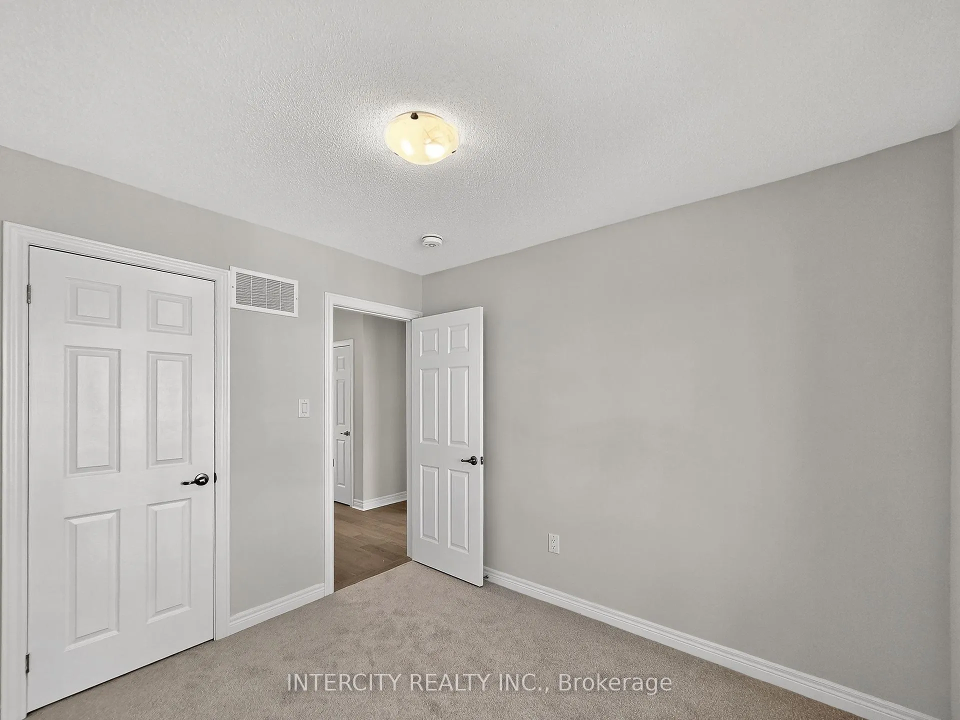 Photo 39 of 100 Grassbank Road, Brampton, Sandringham-Wellington North — HOMEH