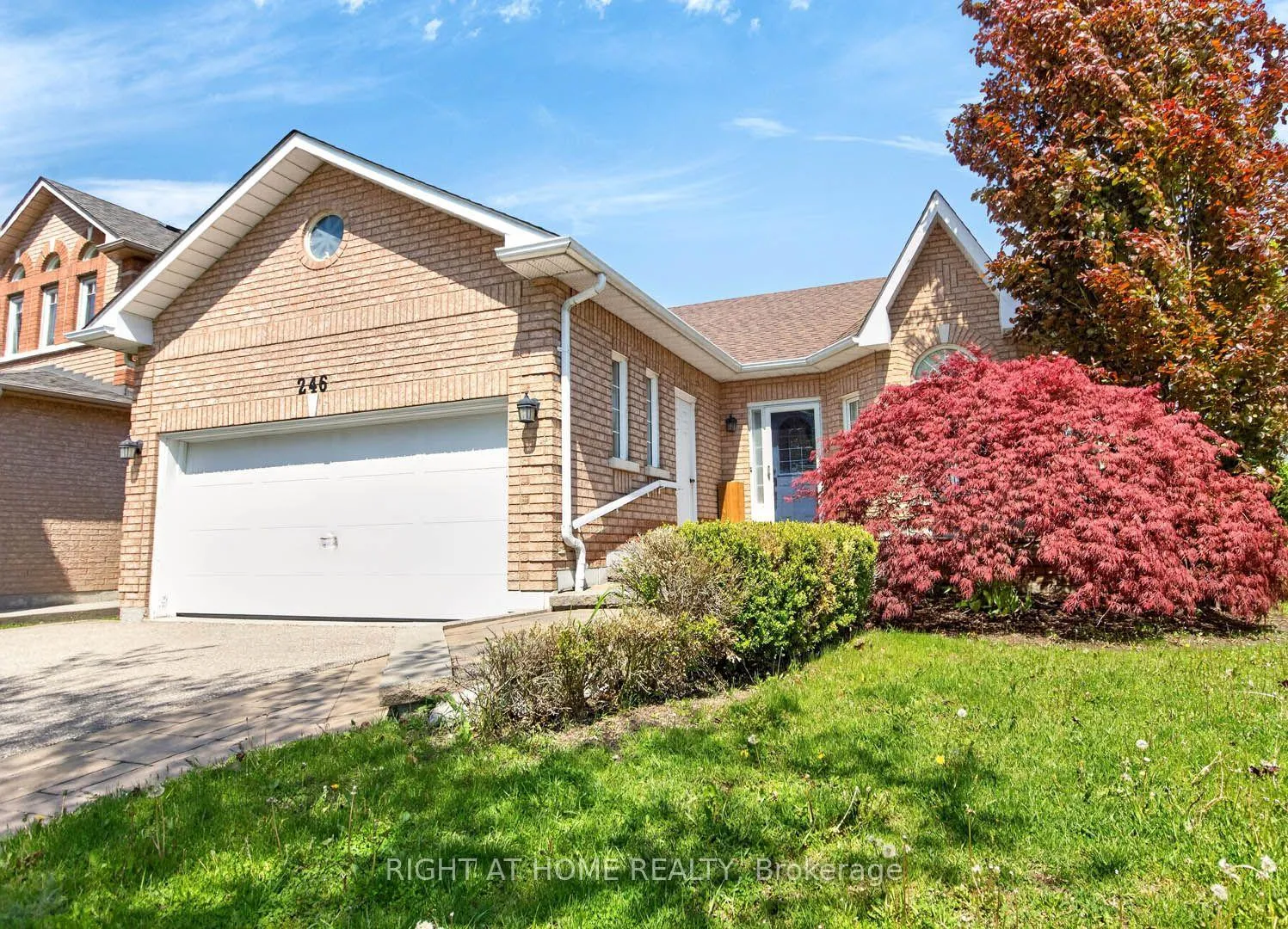 Photo 1 of 246 Caproni Drive, Vaughan, Maple — HOMEH