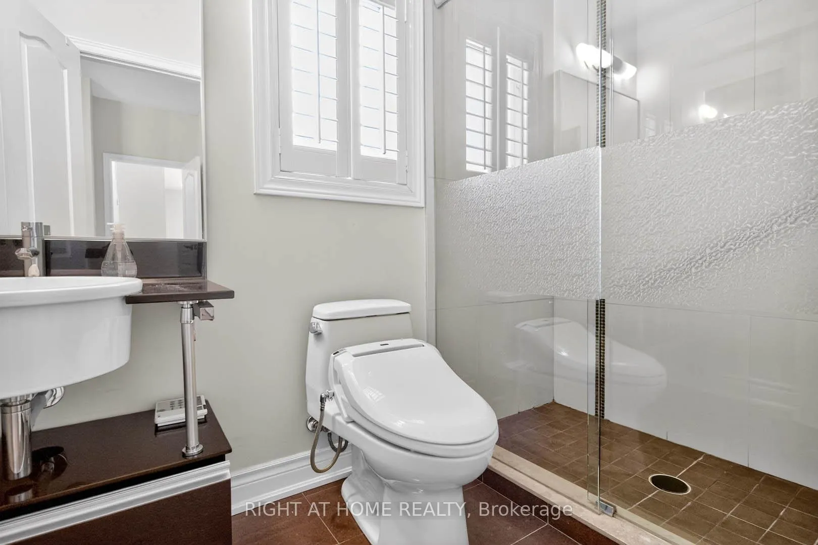 Photo 22 of 246 Caproni Drive, Vaughan, Maple — HOMEH