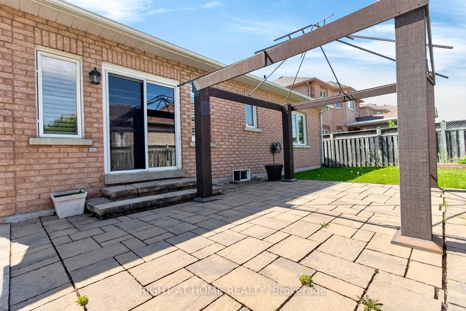 Photo 30 of 246 Caproni Drive, Vaughan, Maple — HOMEH