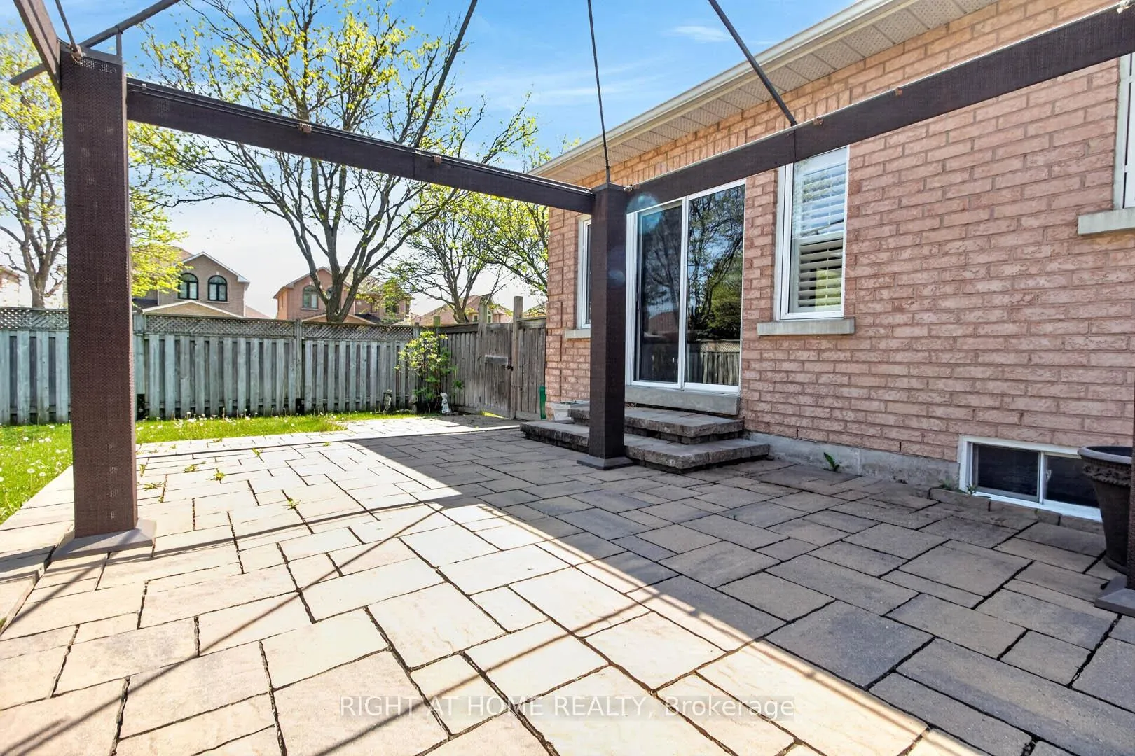 Photo 31 of 246 Caproni Drive, Vaughan, Maple — HOMEH