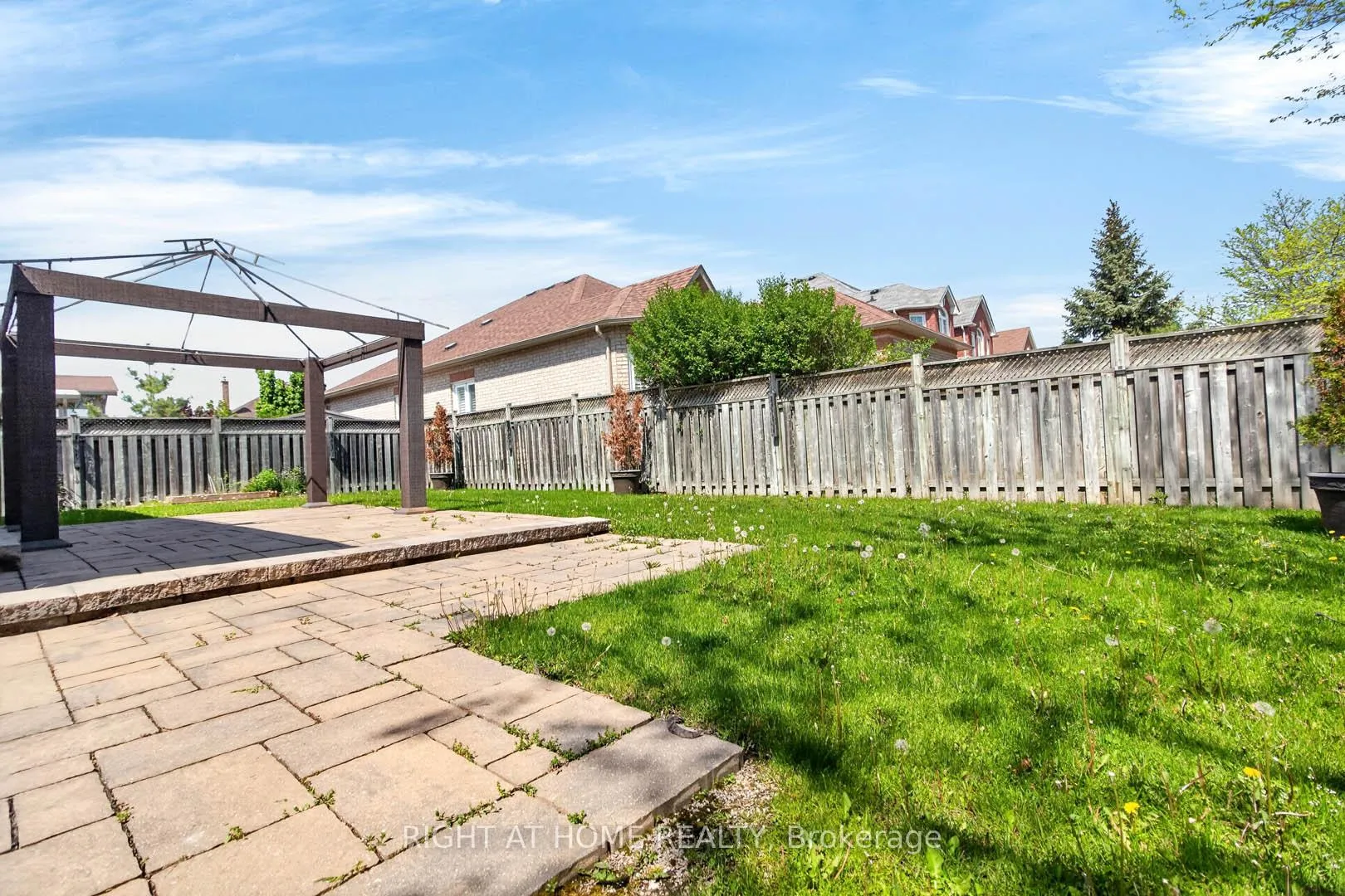 Photo 32 of 246 Caproni Drive, Vaughan, Maple — HOMEH