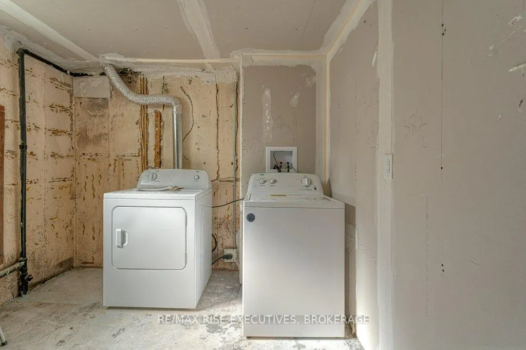 Photo 21 of Unit 2, 795 Aylmer Crescent, Kingston, South of Taylor-Kidd Blvd — HOMEH