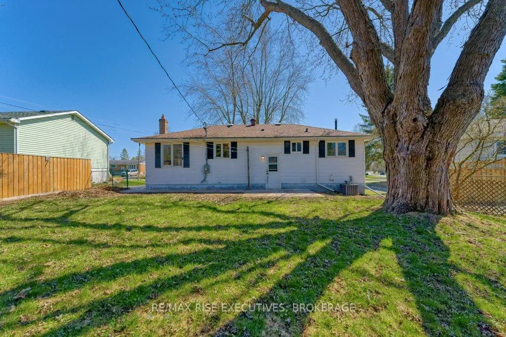 Photo 22 of Unit 2, 795 Aylmer Crescent, Kingston, South of Taylor-Kidd Blvd — HOMEH
