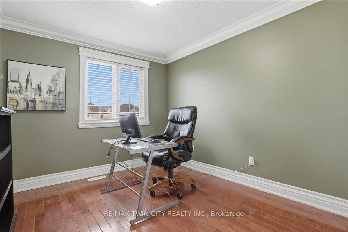 Photo 20 of 151 Decaro Crescent, Cambridge, Hespeler Village — HOMEH