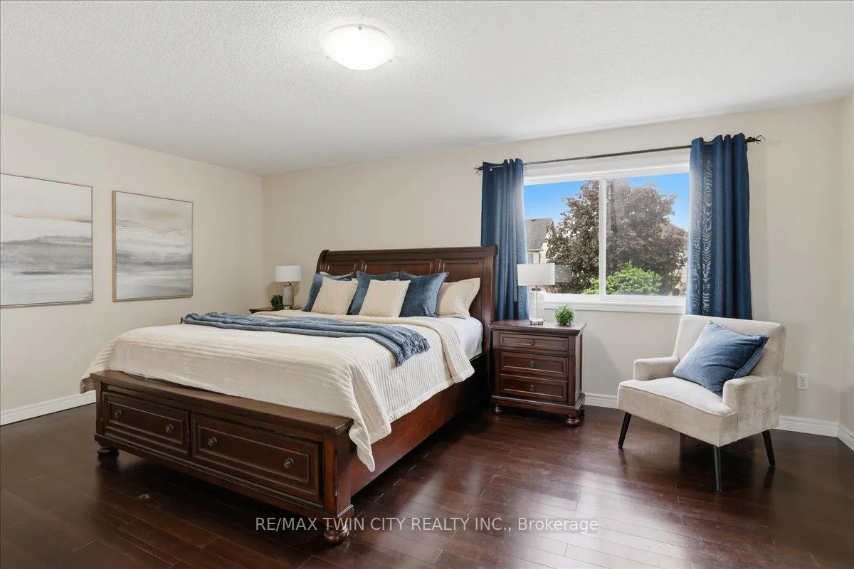 Photo 21 of 151 Decaro Crescent, Cambridge, Hespeler Village — HOMEH