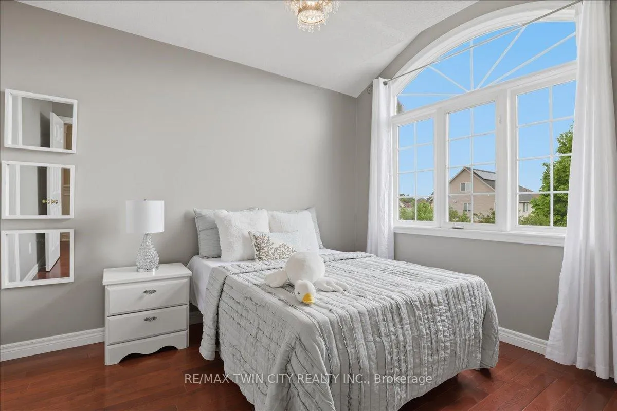 Photo 26 of 151 Decaro Crescent, Cambridge, Hespeler Village — HOMEH