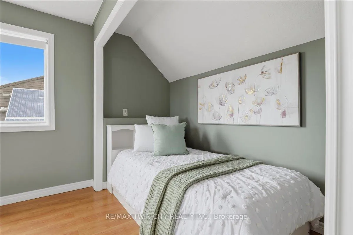 Photo 32 of 151 Decaro Crescent, Cambridge, Hespeler Village — HOMEH