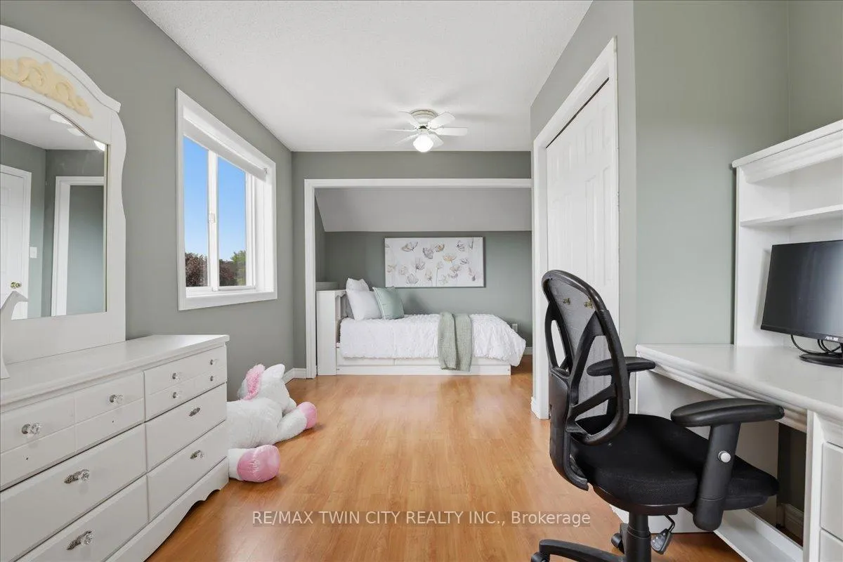 Photo 34 of 151 Decaro Crescent, Cambridge, Hespeler Village — HOMEH
