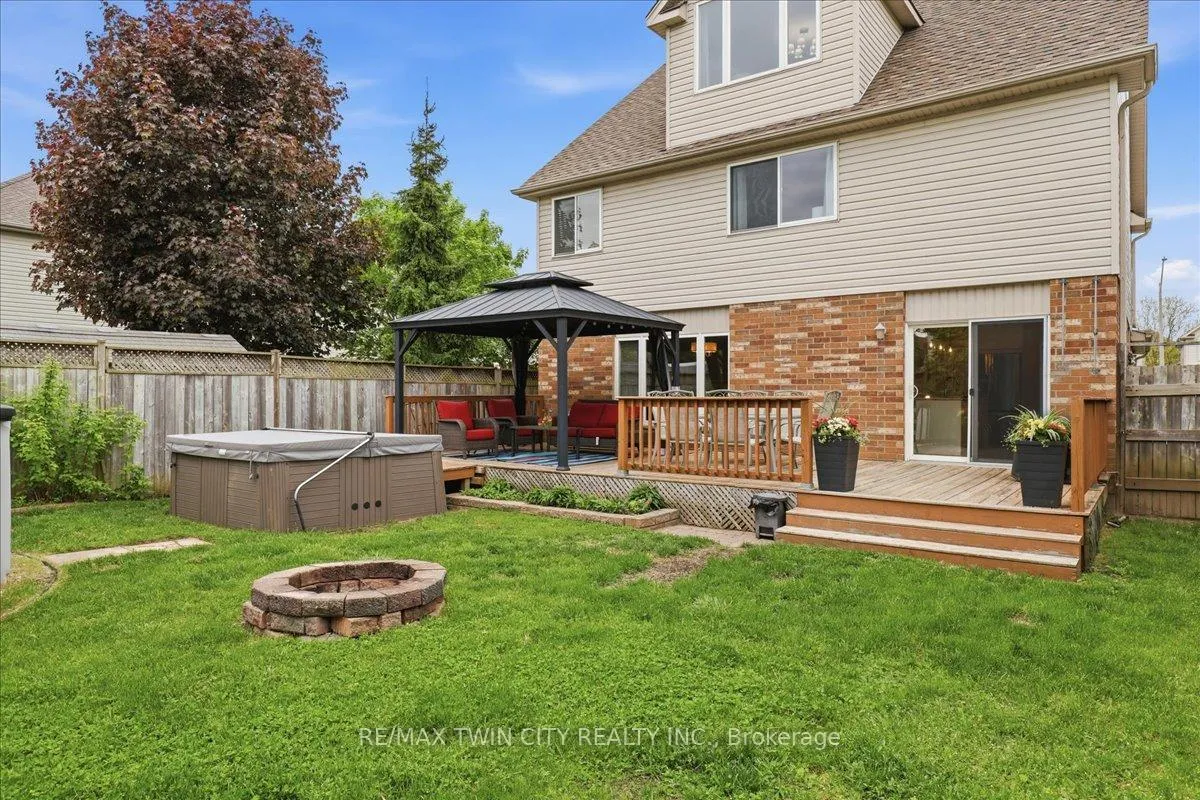 Photo 44 of 151 Decaro Crescent, Cambridge, Hespeler Village — HOMEH