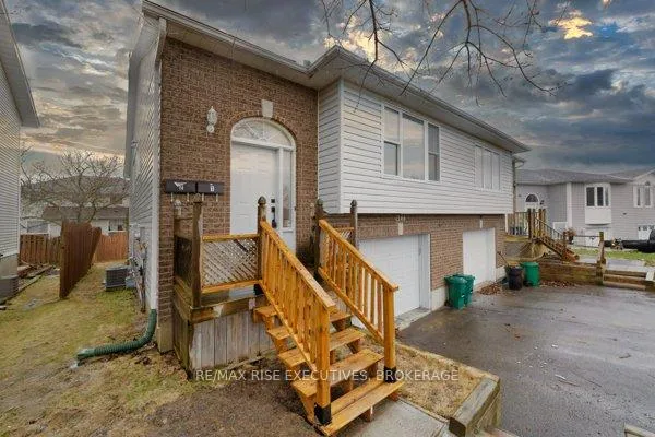 Photo 2 of Unit 2, 1344 Brackenwood Crescent, Kingston, City Northwest — HOMEH