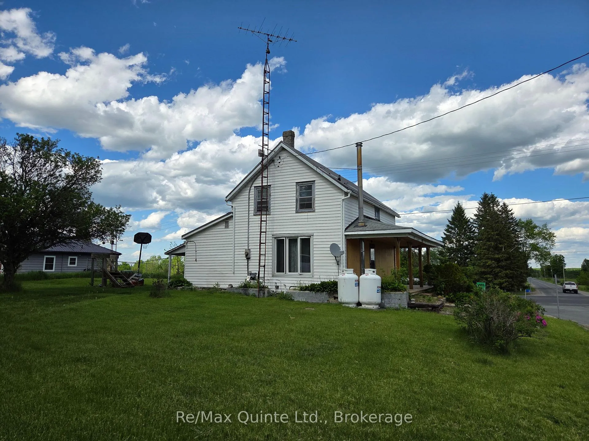 Photo 3 of 6 Thomas Street, Tweed, Hungerford (Twp) — HOMEH