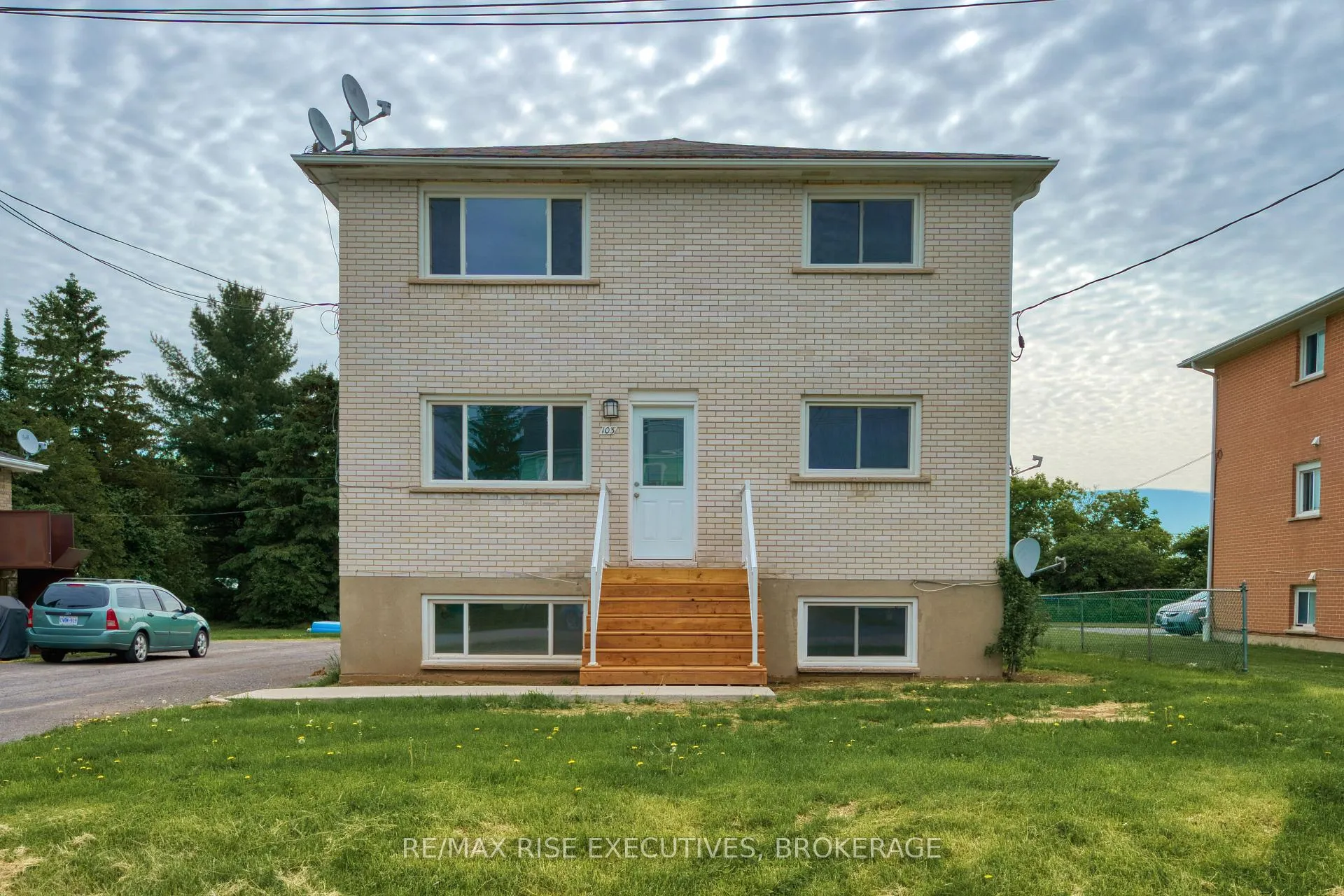 Photo 1 of Unit 3, 103 Day Street, Kingston, East of Sir John A. Blvd — HOMEH