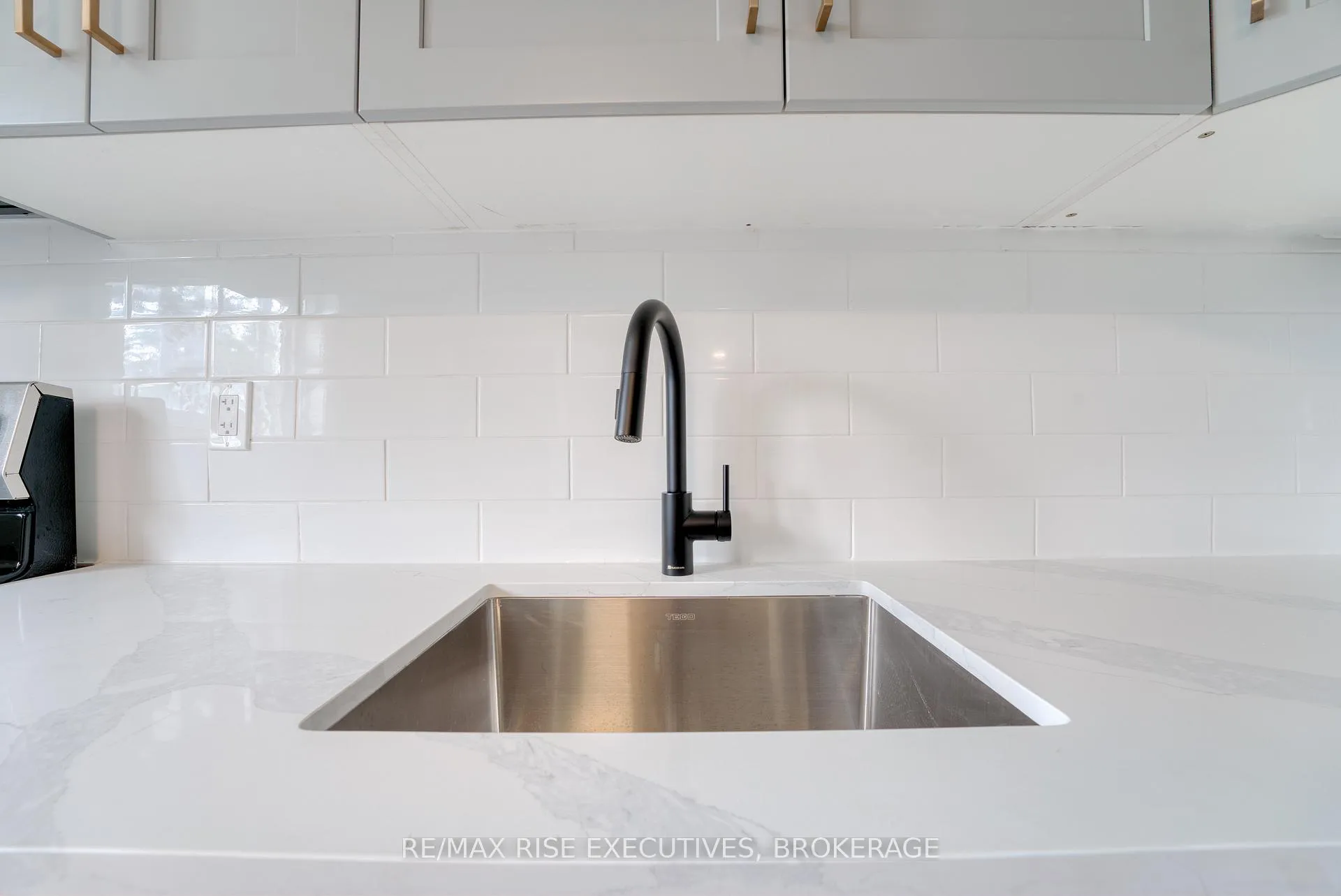 Photo 7 of Unit 3, 103 Day Street, Kingston, East of Sir John A. Blvd — HOMEH