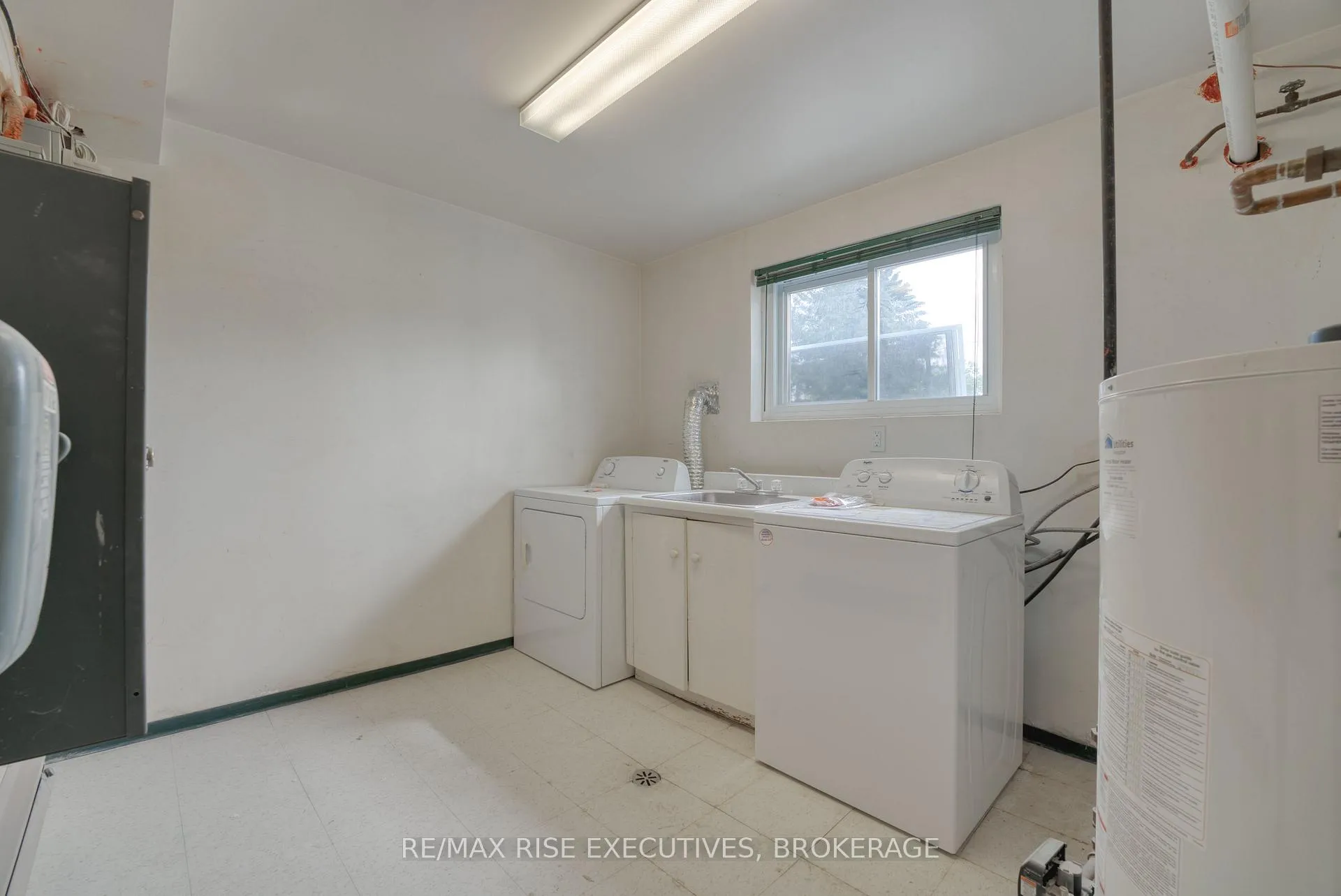 Photo 13 of Unit 3, 103 Day Street, Kingston, East of Sir John A. Blvd — HOMEH