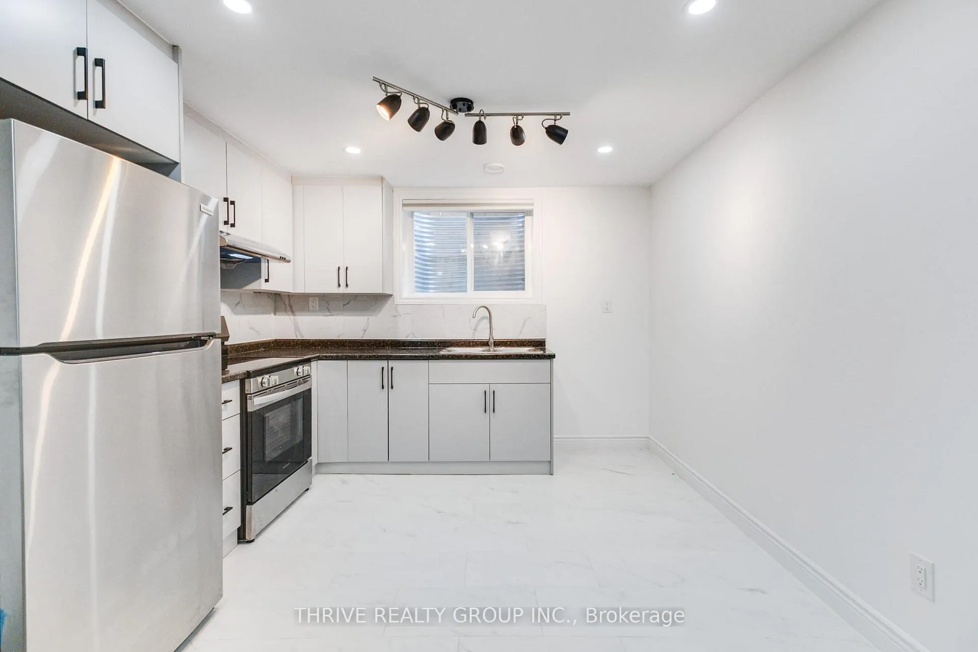 Photo 6 of Unit Lower, 2043 Cedarpark Drive, London, North D — HOMEH