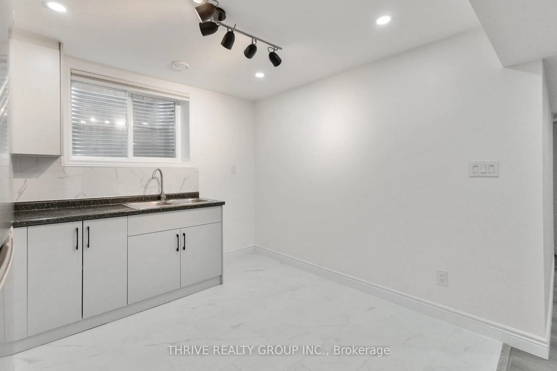 Photo 9 of Unit Lower, 2043 Cedarpark Drive, London, North D — HOMEH