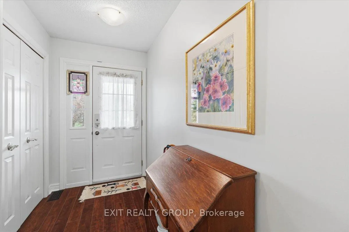 Photo 3 of 26 Lockwood Drive, Brighton — HOMEH