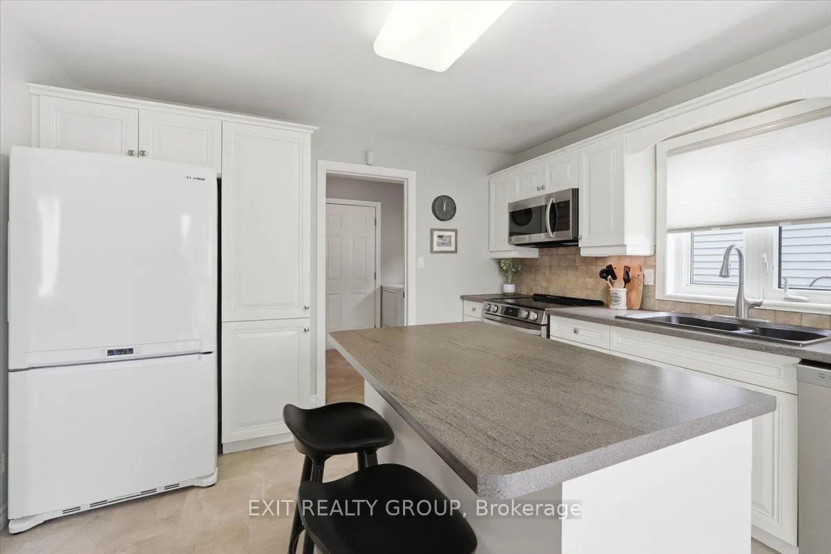 Photo 10 of 26 Lockwood Drive, Brighton — HOMEH