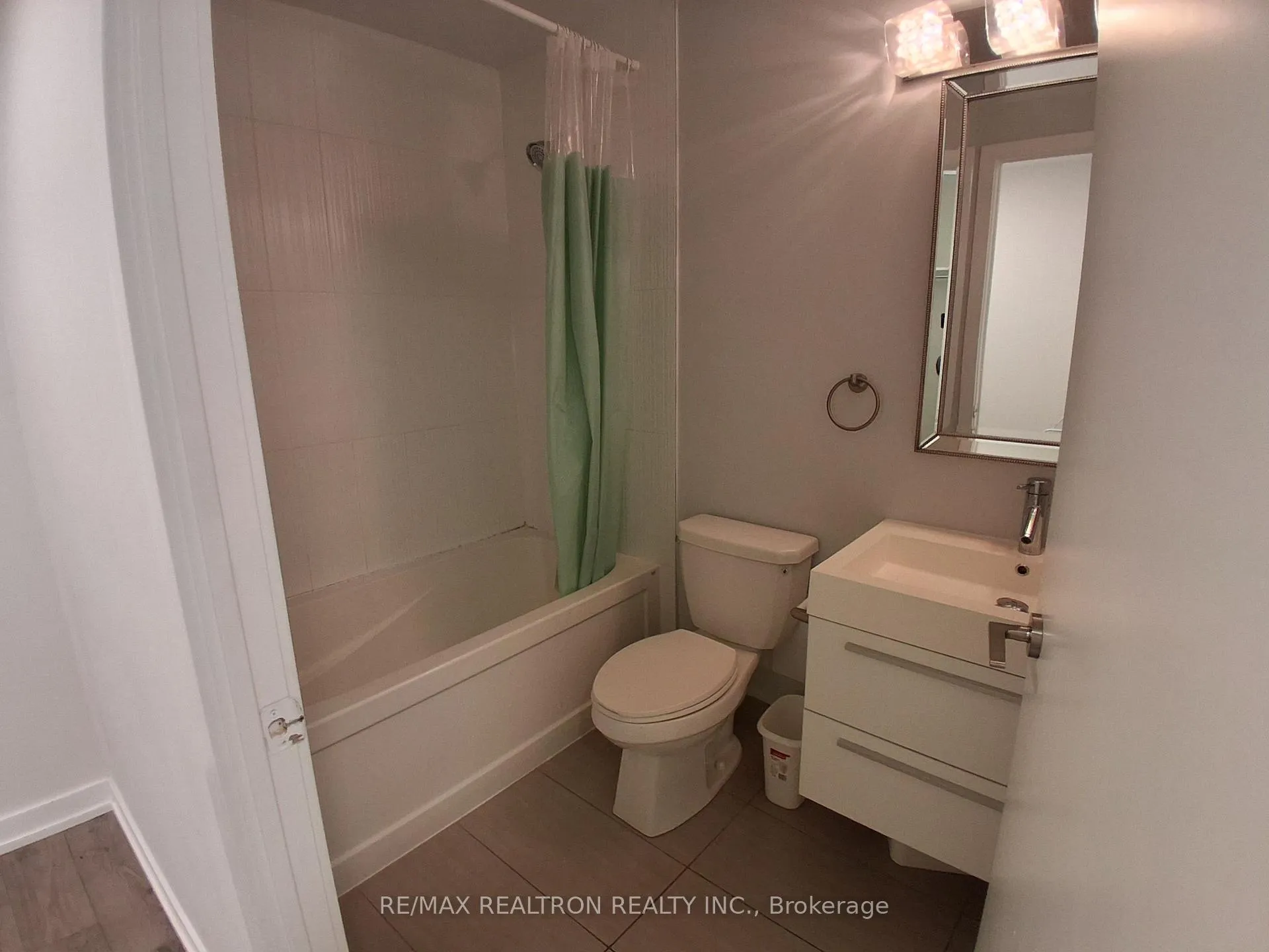 Photo 11 of Unit 821, 297 College Street, Toronto, Kensington-Chinatown — HOMEH
