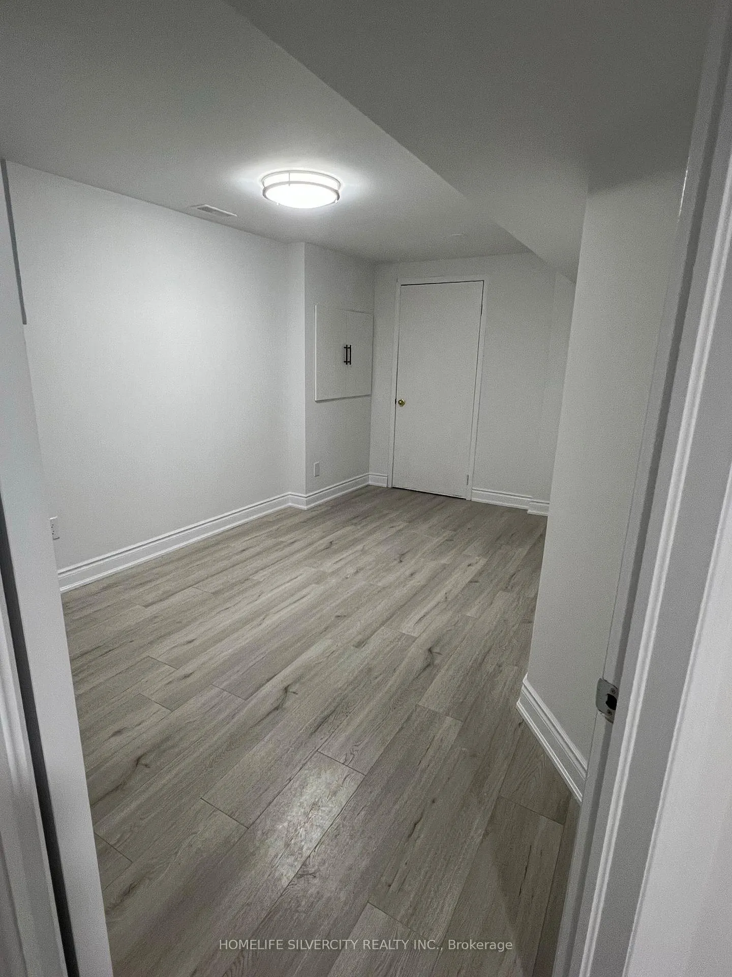 Photo 4 of Unit Bsmnt, 109 Monteith Crescent, Vaughan, Maple — HOMEH