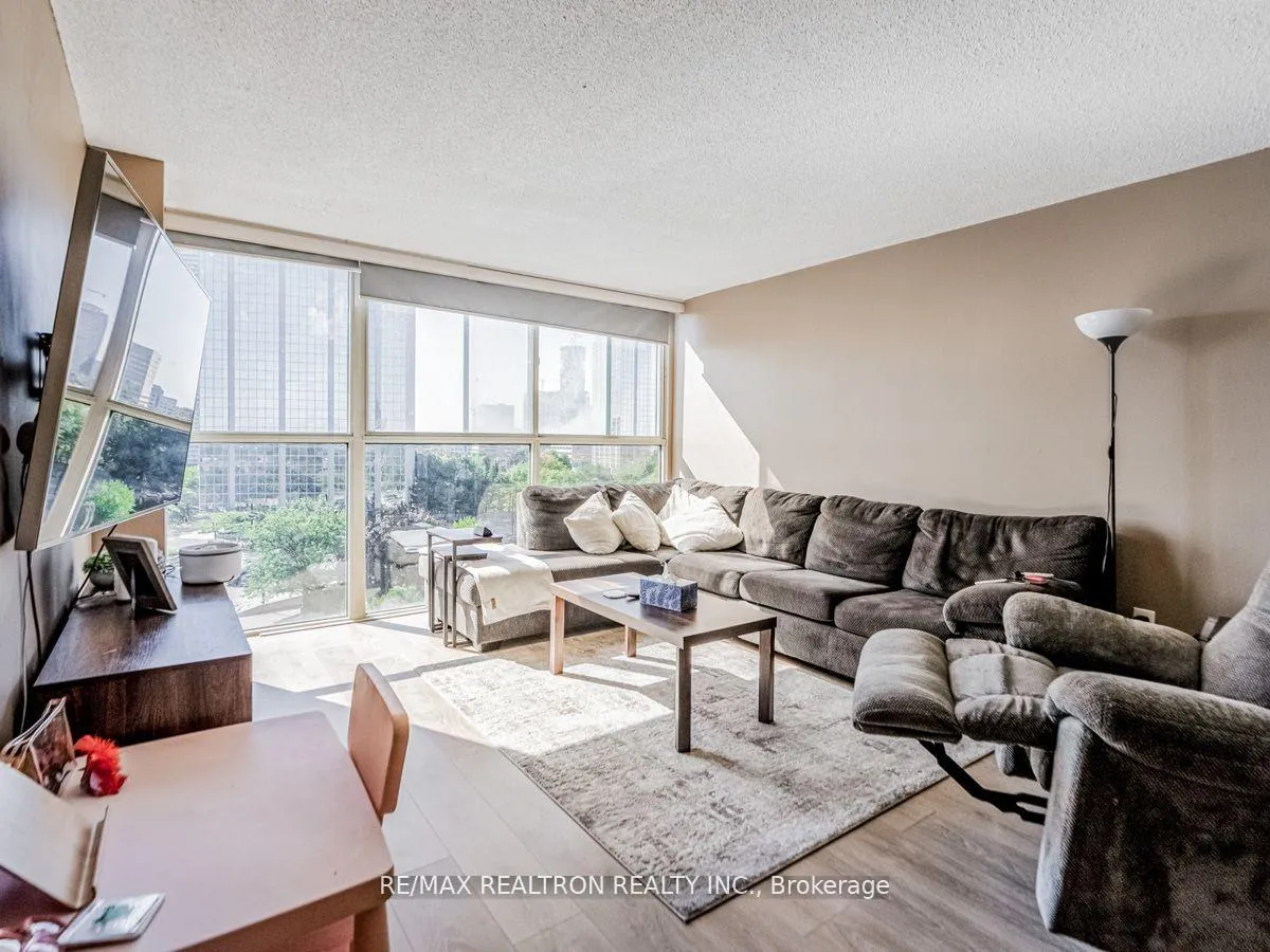 Photo 2 of Unit 618, 4185 Shipp Drive, Mississauga, City Centre — HOMEH