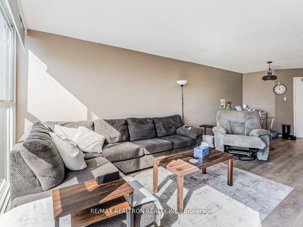 Photo 3 of Unit 618, 4185 Shipp Drive, Mississauga, City Centre — HOMEH