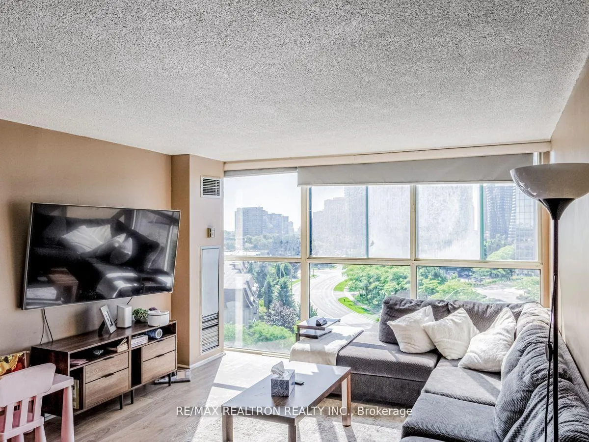 Photo 4 of Unit 618, 4185 Shipp Drive, Mississauga, City Centre — HOMEH
