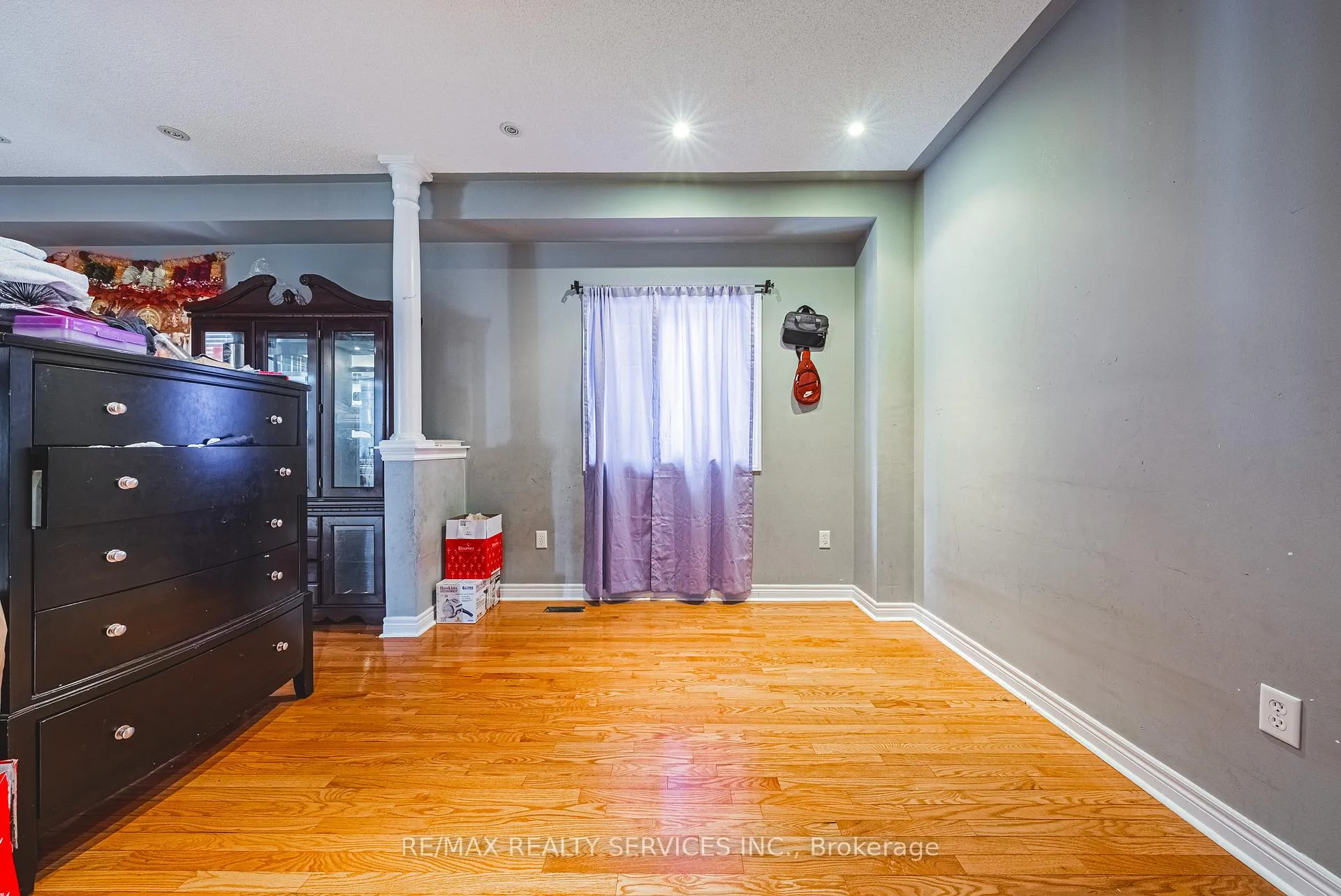 Photo 5 of 66 Citadel Crescent, Brampton, Vales of Castlemore North — HOMEH