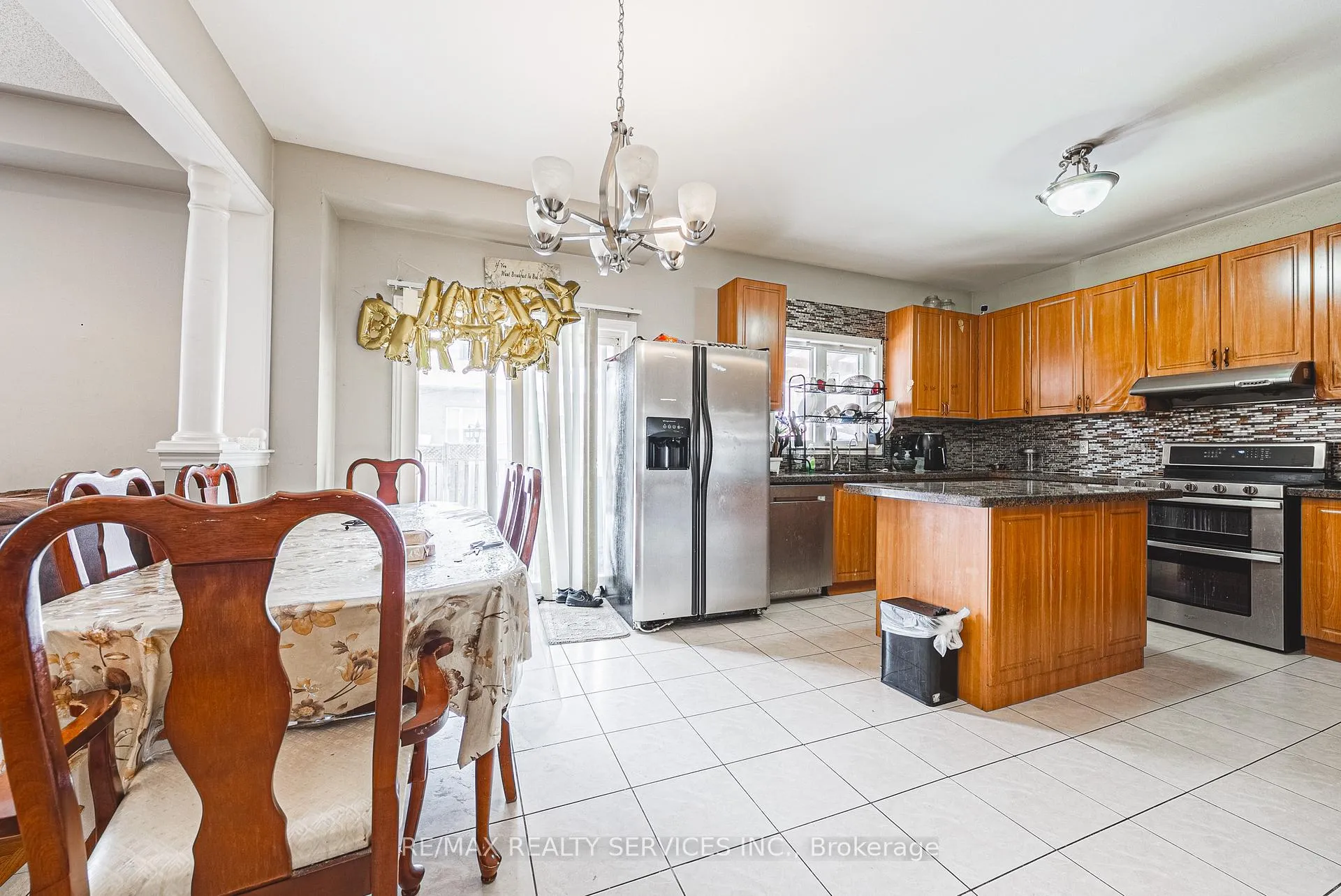 Photo 8 of 66 Citadel Crescent, Brampton, Vales of Castlemore North — HOMEH