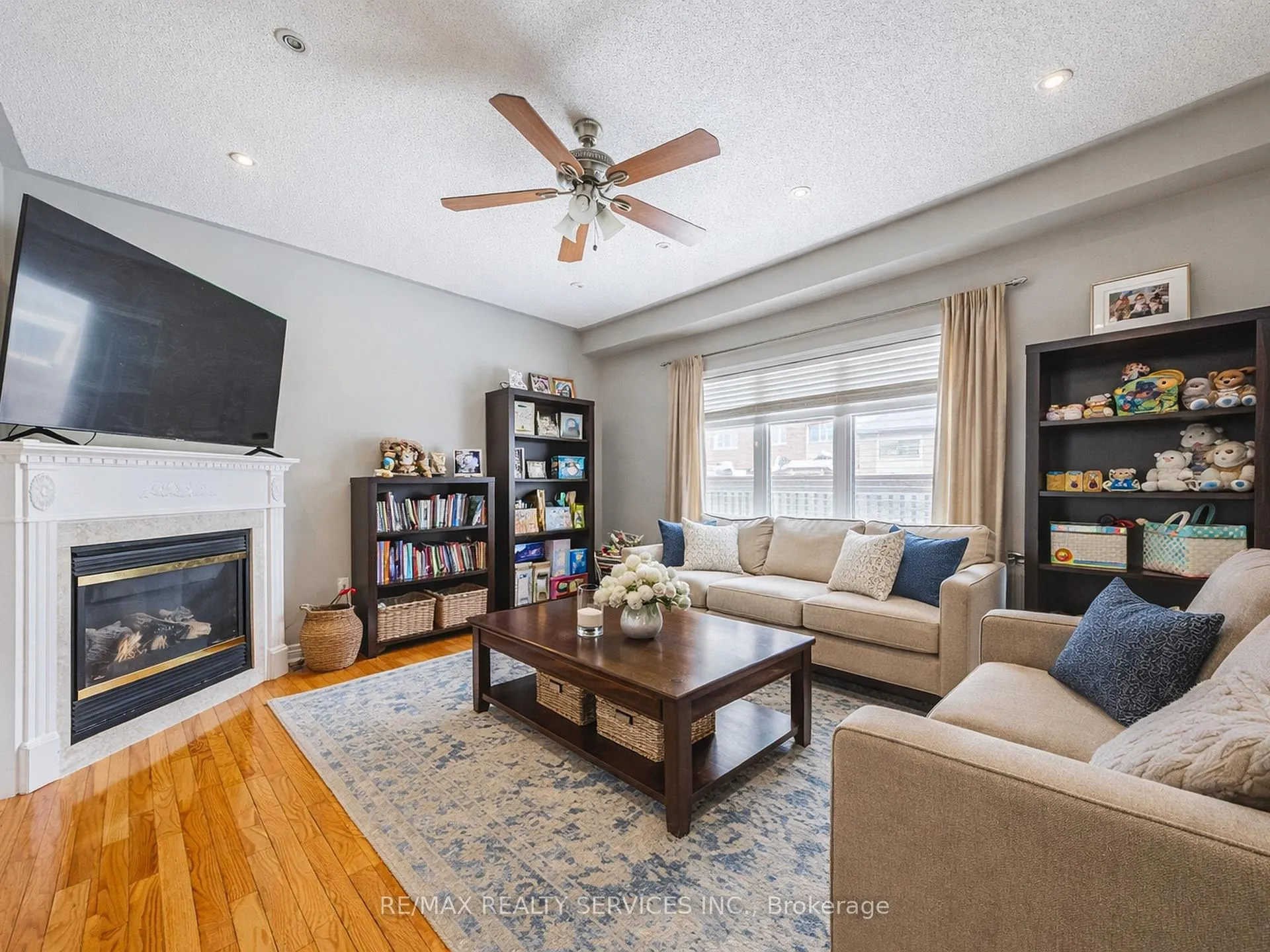 Photo 13 of 66 Citadel Crescent, Brampton, Vales of Castlemore North — HOMEH