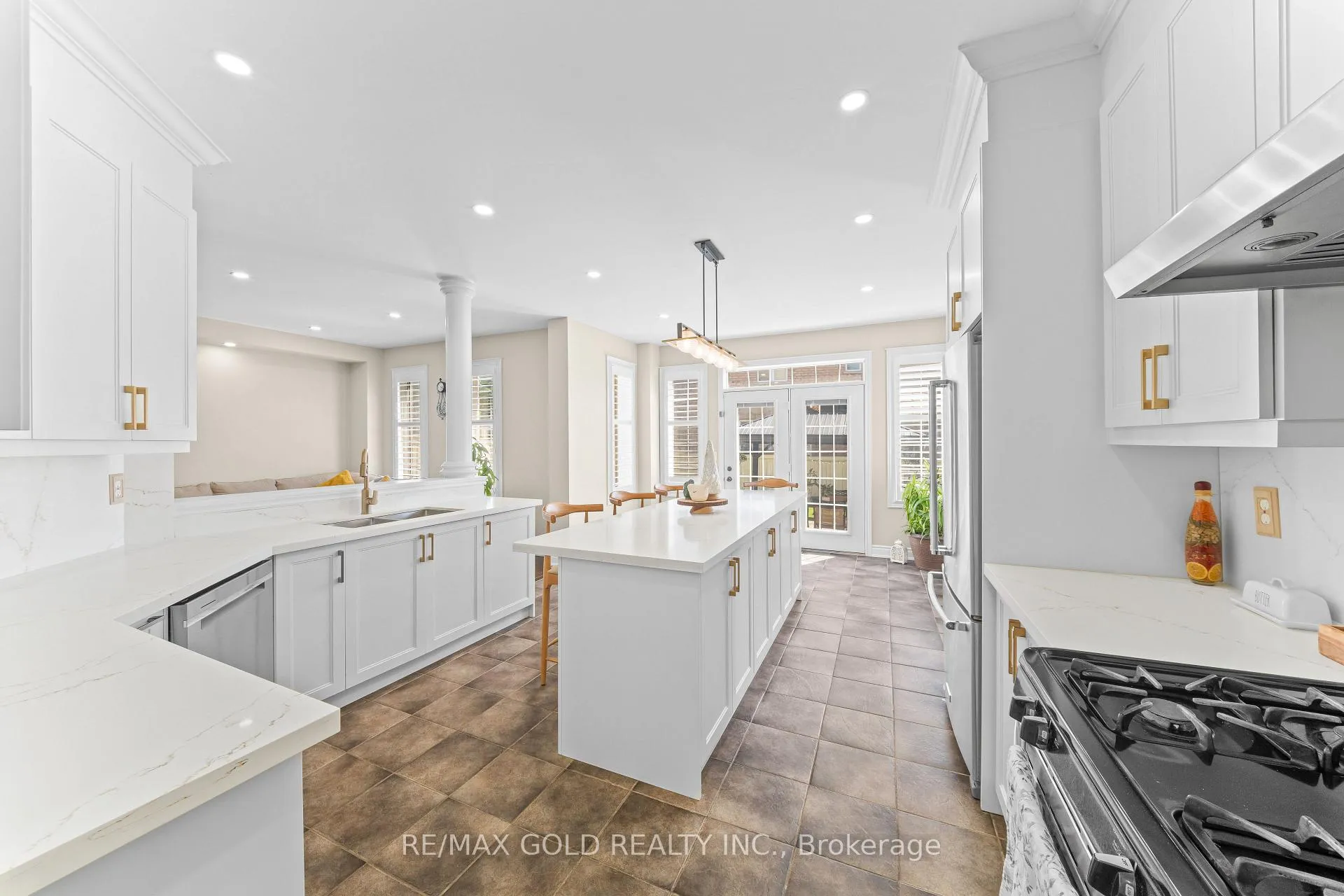 Photo 15 of 18 Hampton Springs Drive, Brampton, Bram East — HOMEH