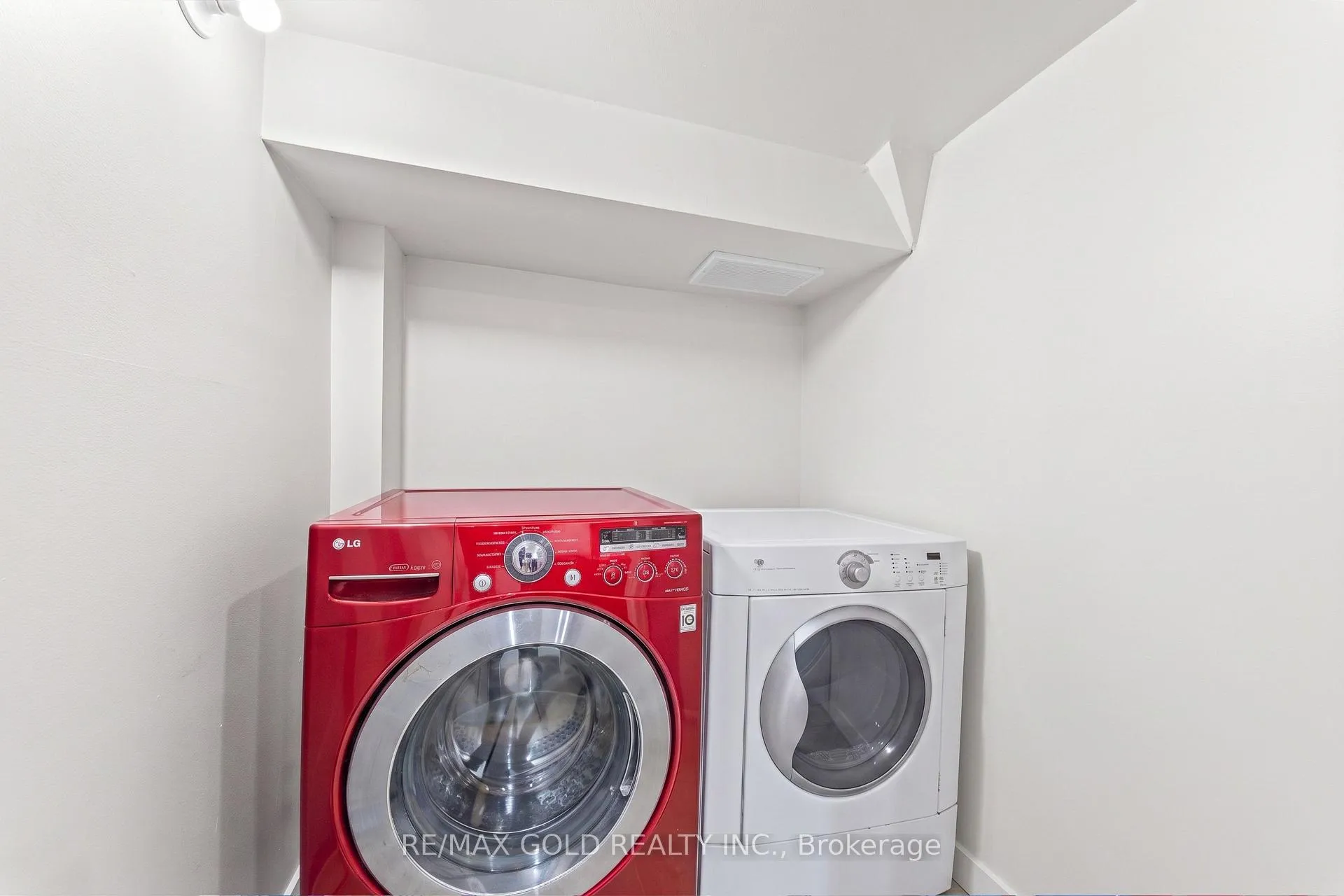 Photo 36 of 18 Hampton Springs Drive, Brampton, Bram East — HOMEH