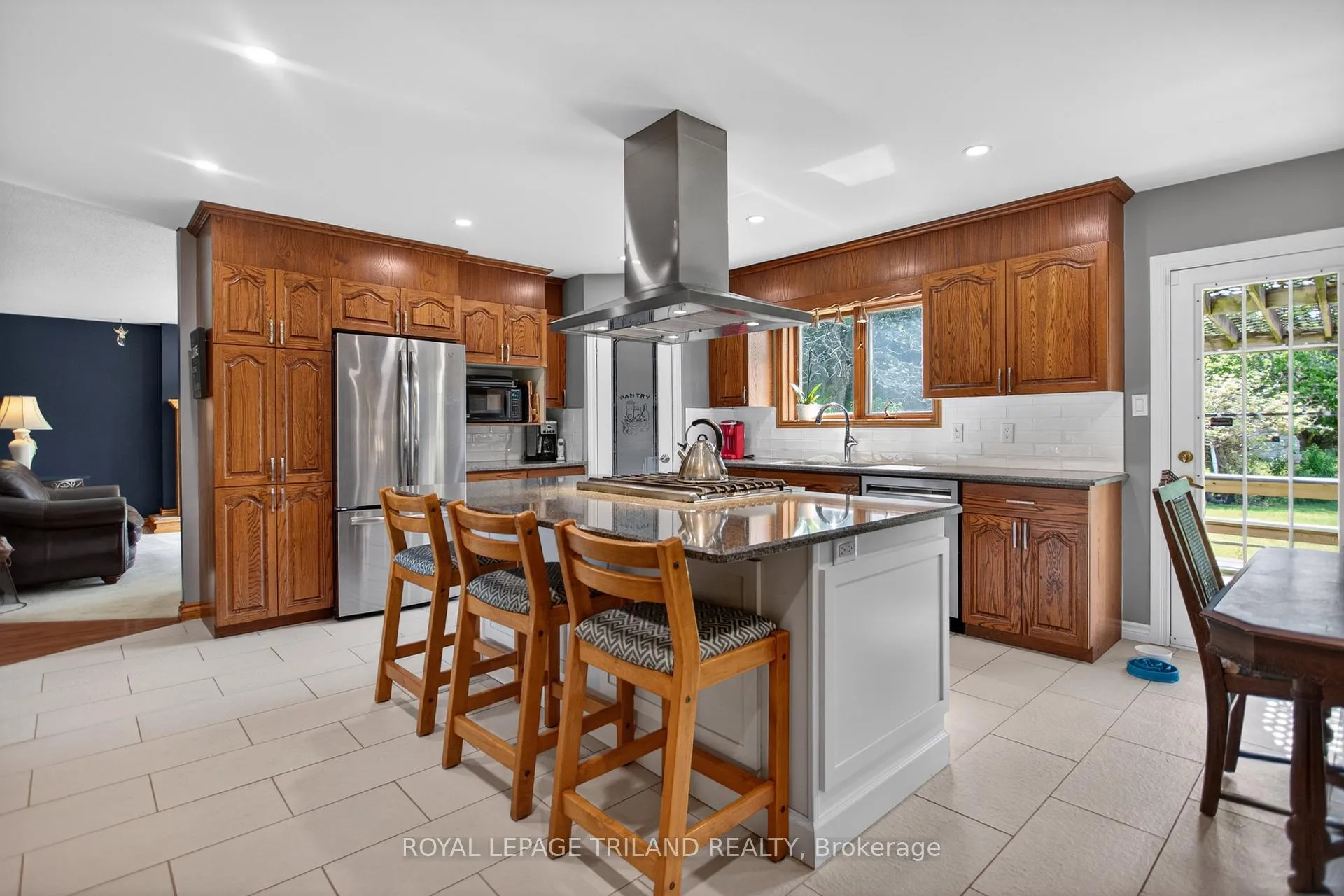 Photo 11 of 8651 Irish Drive, Strathroy-Caradoc, Rural Strathroy-Caradoc — HOMEH