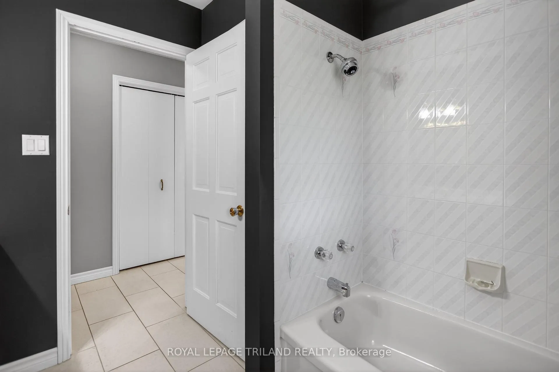 Photo 23 of 8651 Irish Drive, Strathroy-Caradoc, Rural Strathroy-Caradoc — HOMEH