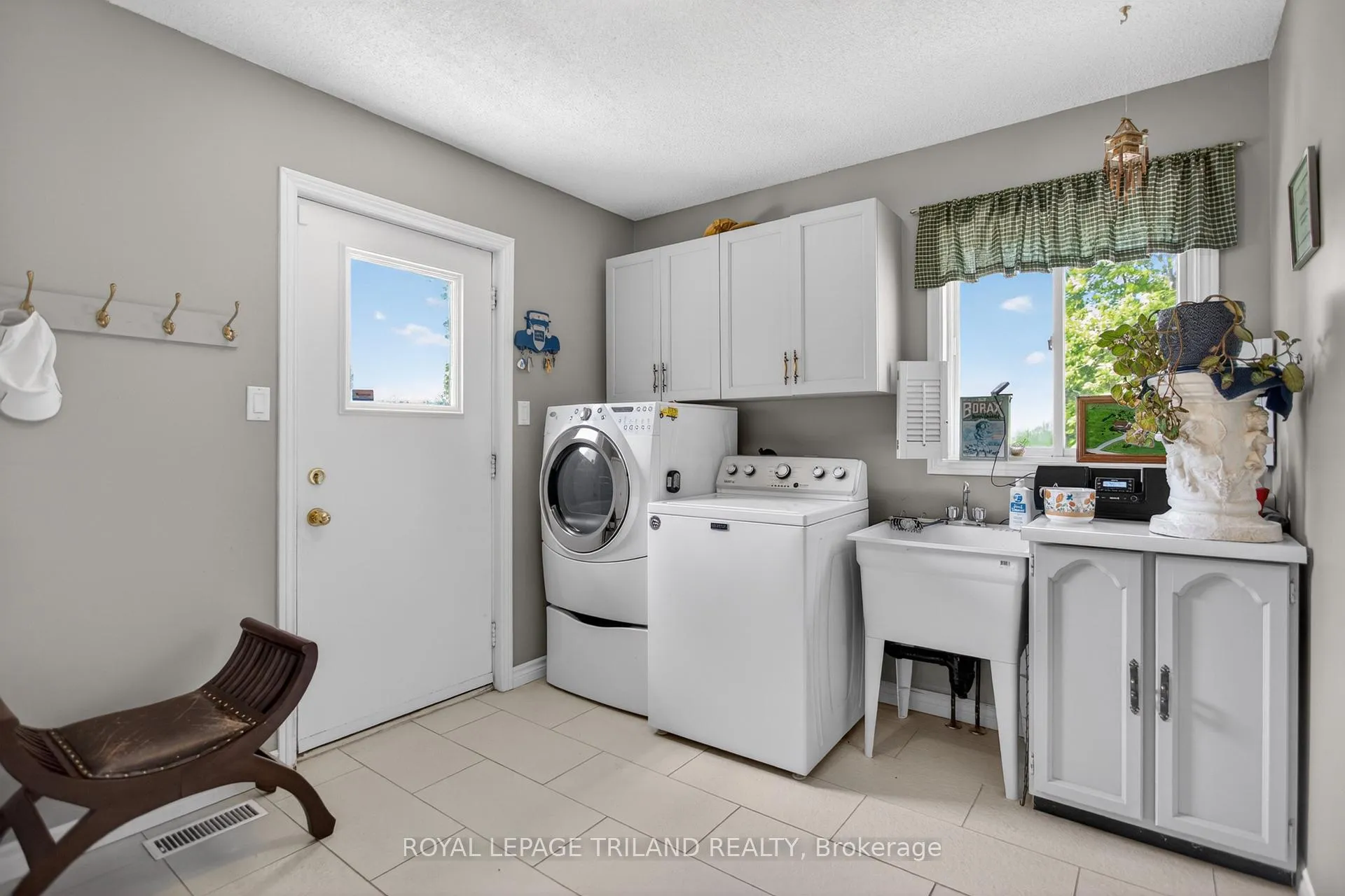 Photo 24 of 8651 Irish Drive, Strathroy-Caradoc, Rural Strathroy-Caradoc — HOMEH