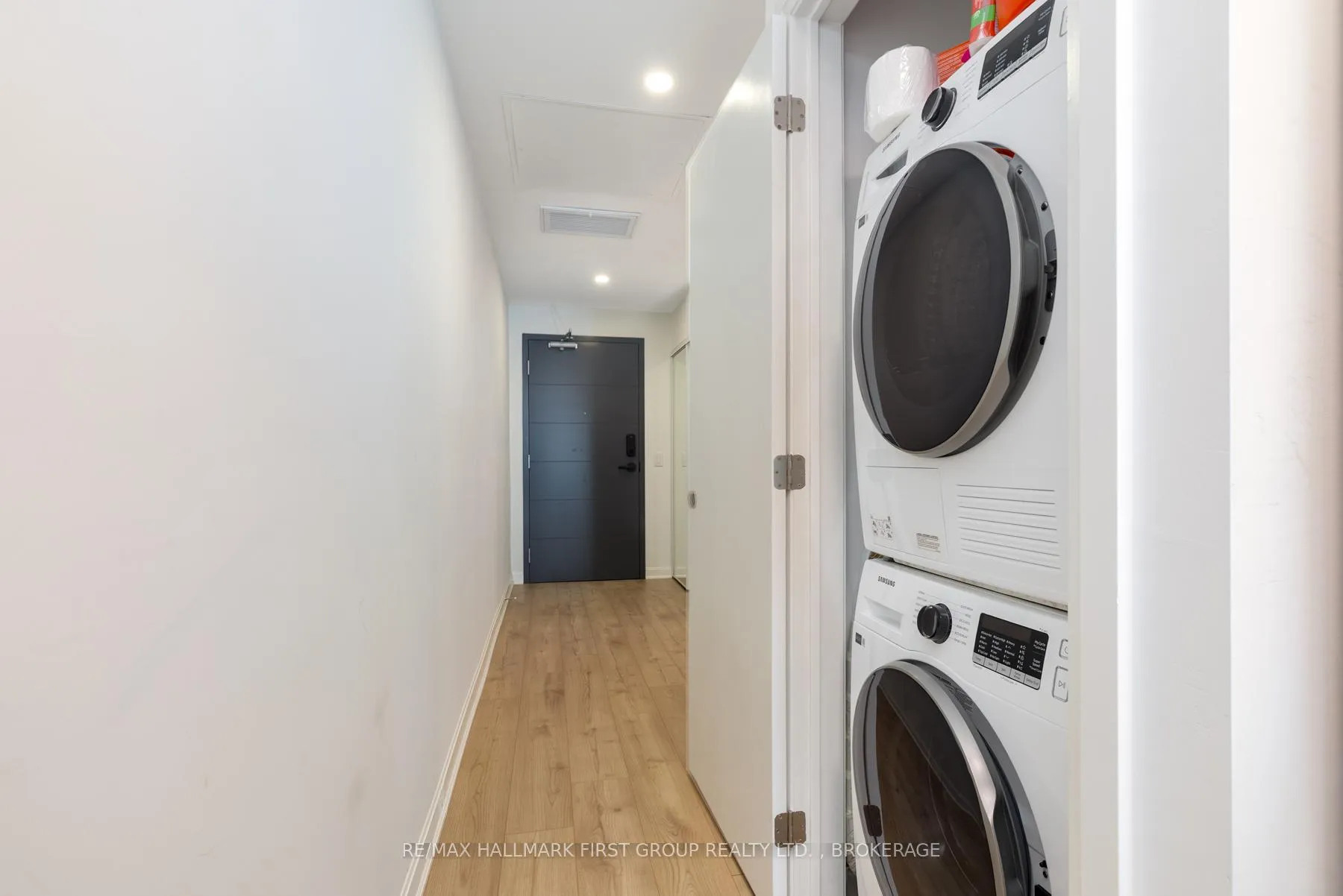 Photo 19 of Unit 429, 223 Princess Street, Kingston, East of Sir John A. Blvd — HOMEH