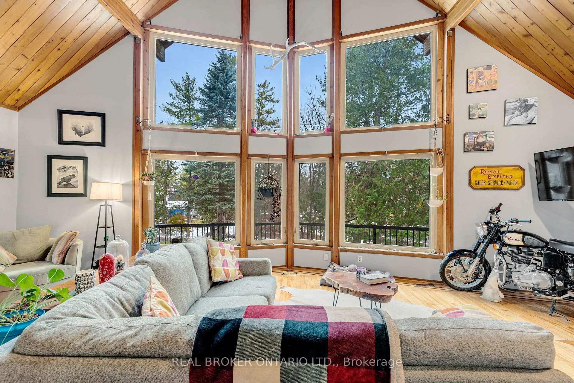 Photo 17 of 1 Woodland Drive, McNab/Braeside, Mcnab/Braeside Twps — HOMEH